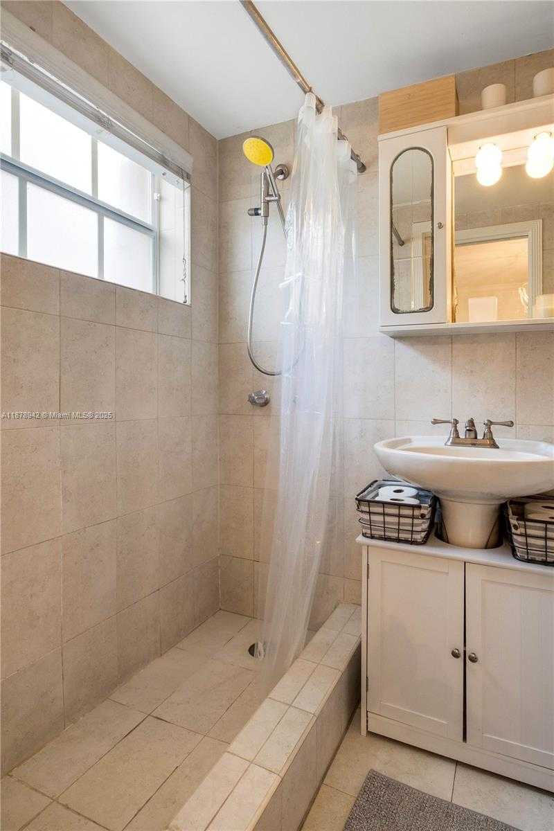 Small Image of 345 MICHIGAN AVE #34, Miami Beach Number 14