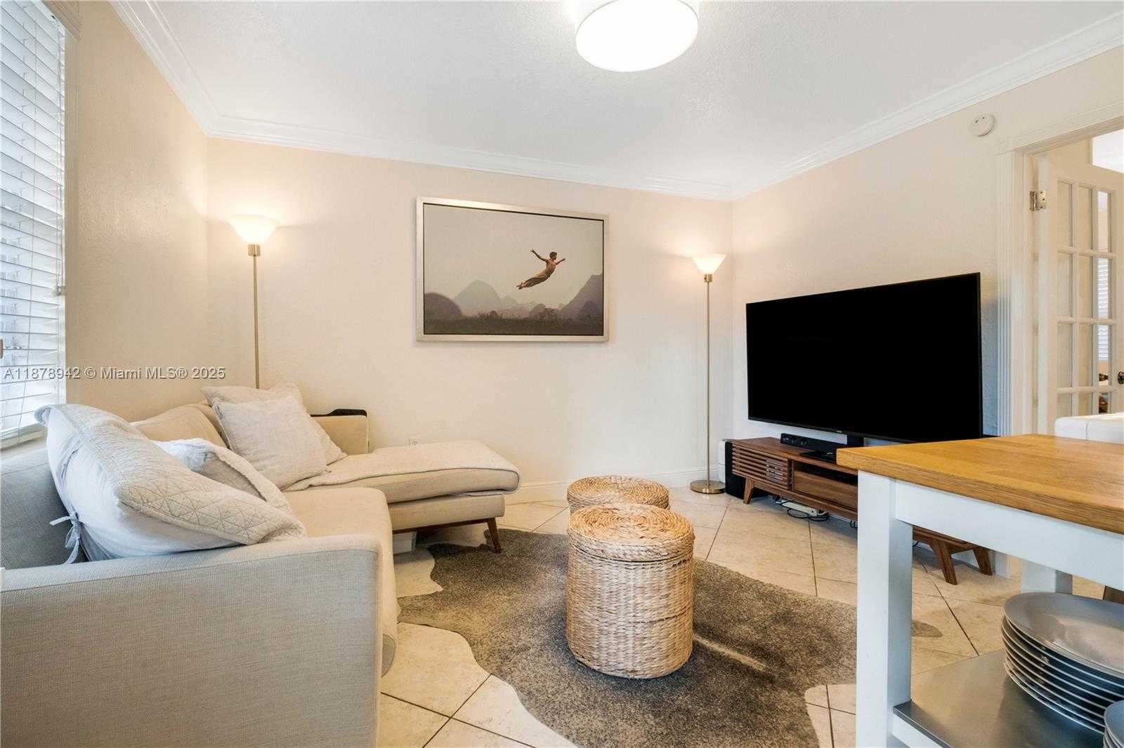 Small Image of 345 MICHIGAN AVE #34, Miami Beach Number 2