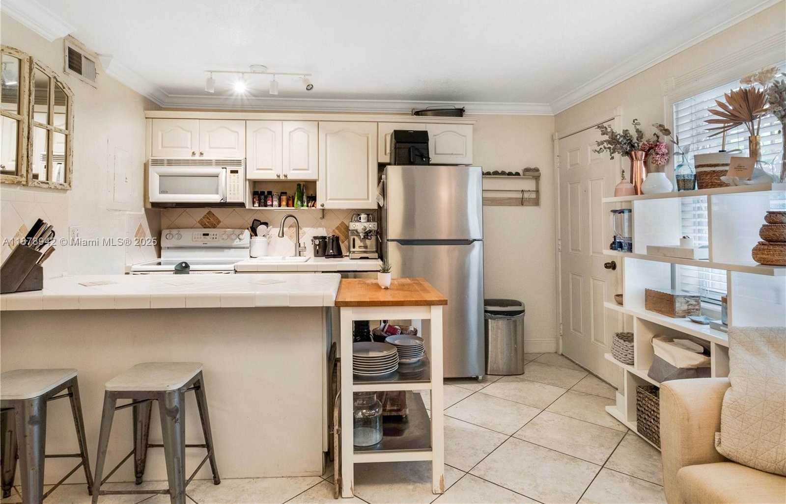 Small Image of 345 MICHIGAN AVE #34, Miami Beach Number 7