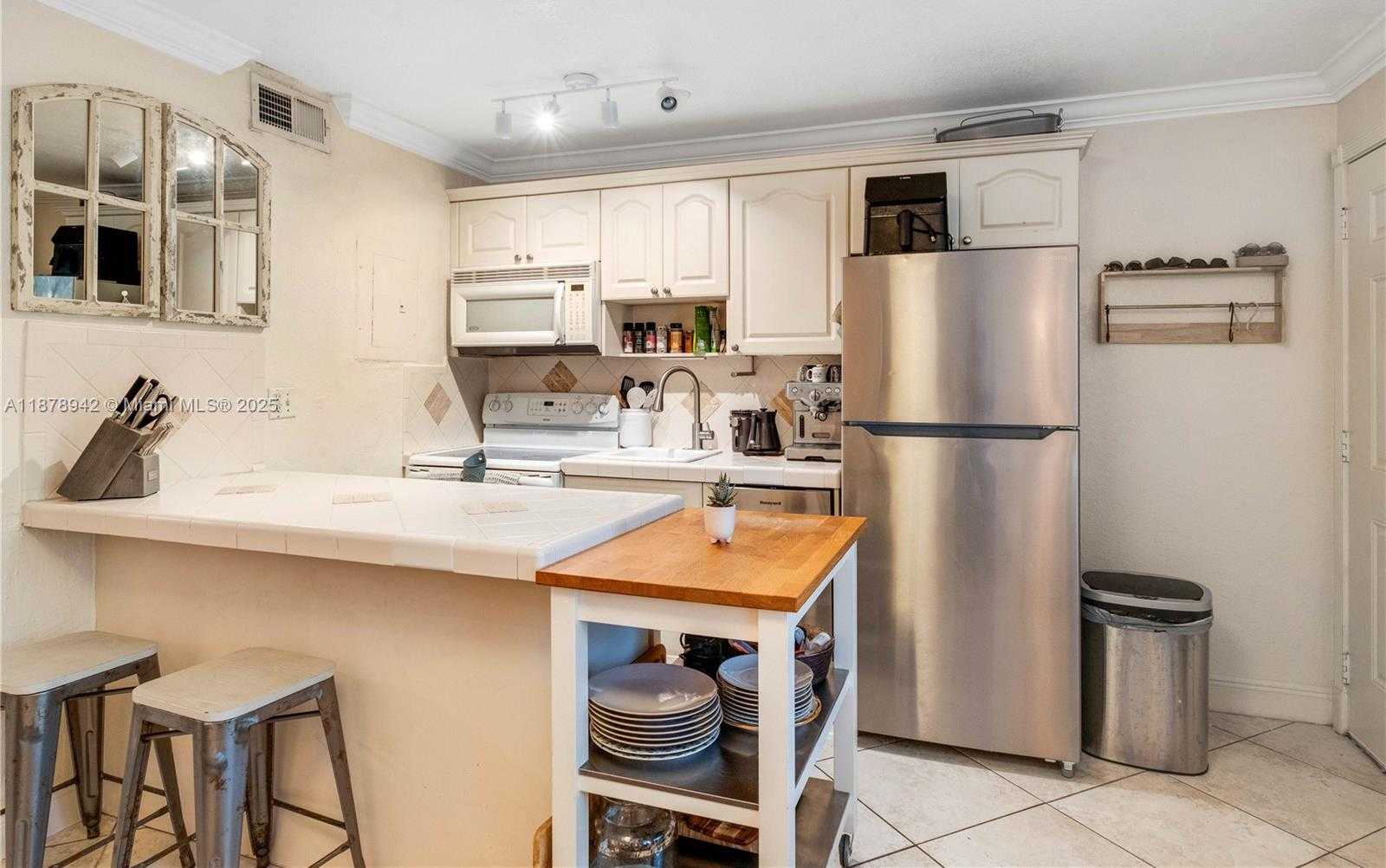 Small Image of 345 MICHIGAN AVE #34, Miami Beach Number 9
