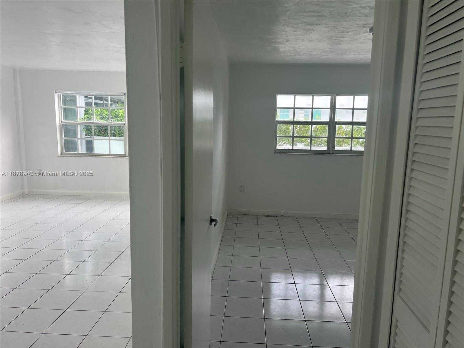 Small Image of 325 OCEAN DR #506, Miami Beach Number 10