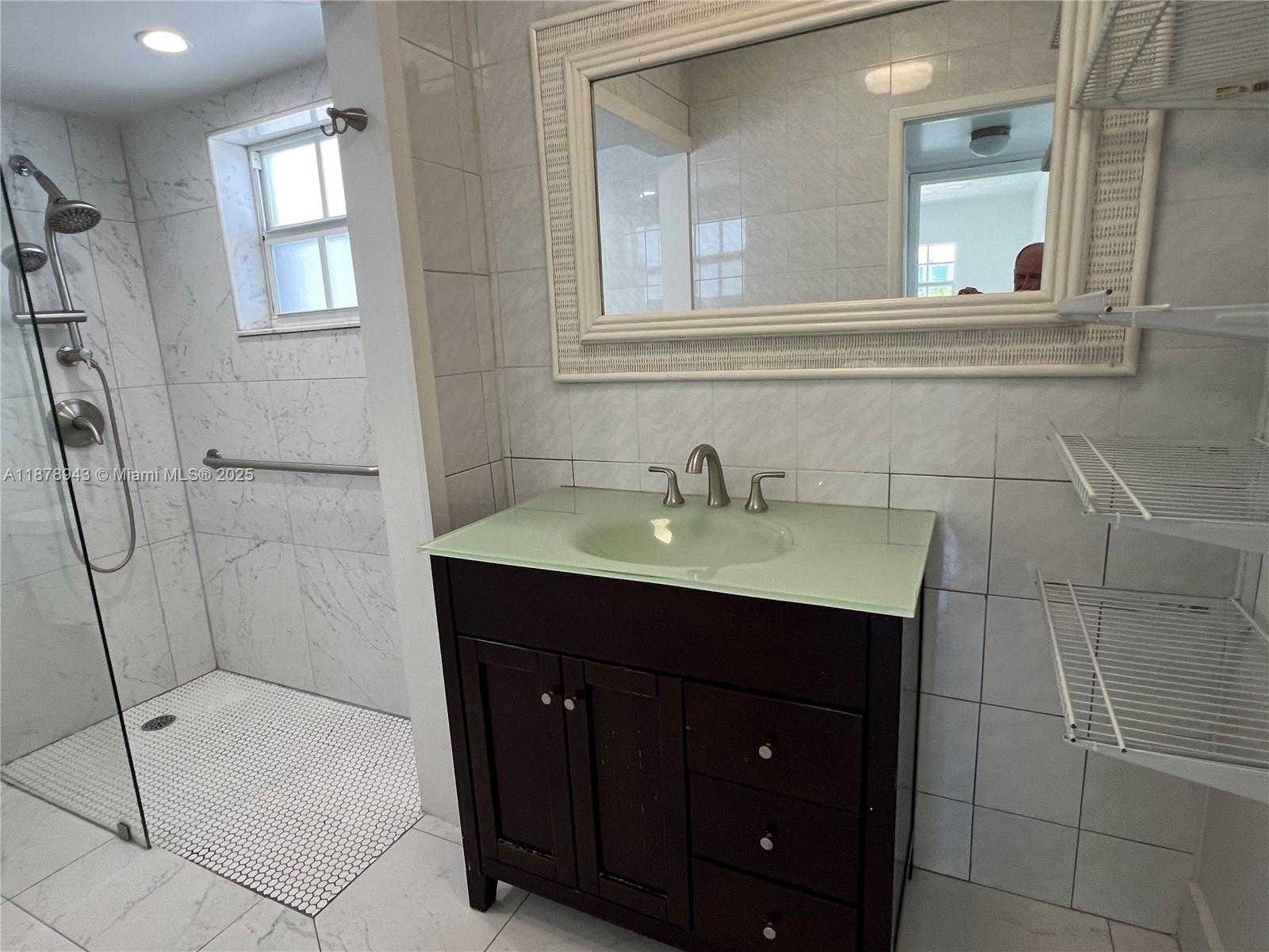 Small Image of 325 OCEAN DR #506, Miami Beach Number 15