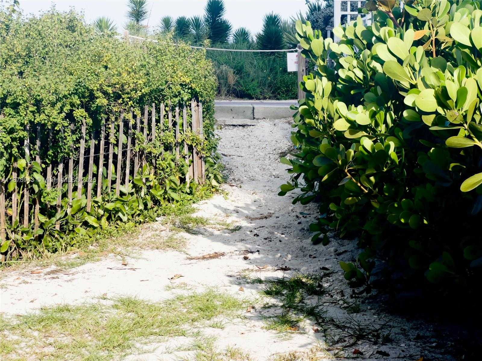 Small Image of 325 OCEAN DR #506, Miami Beach Number 19