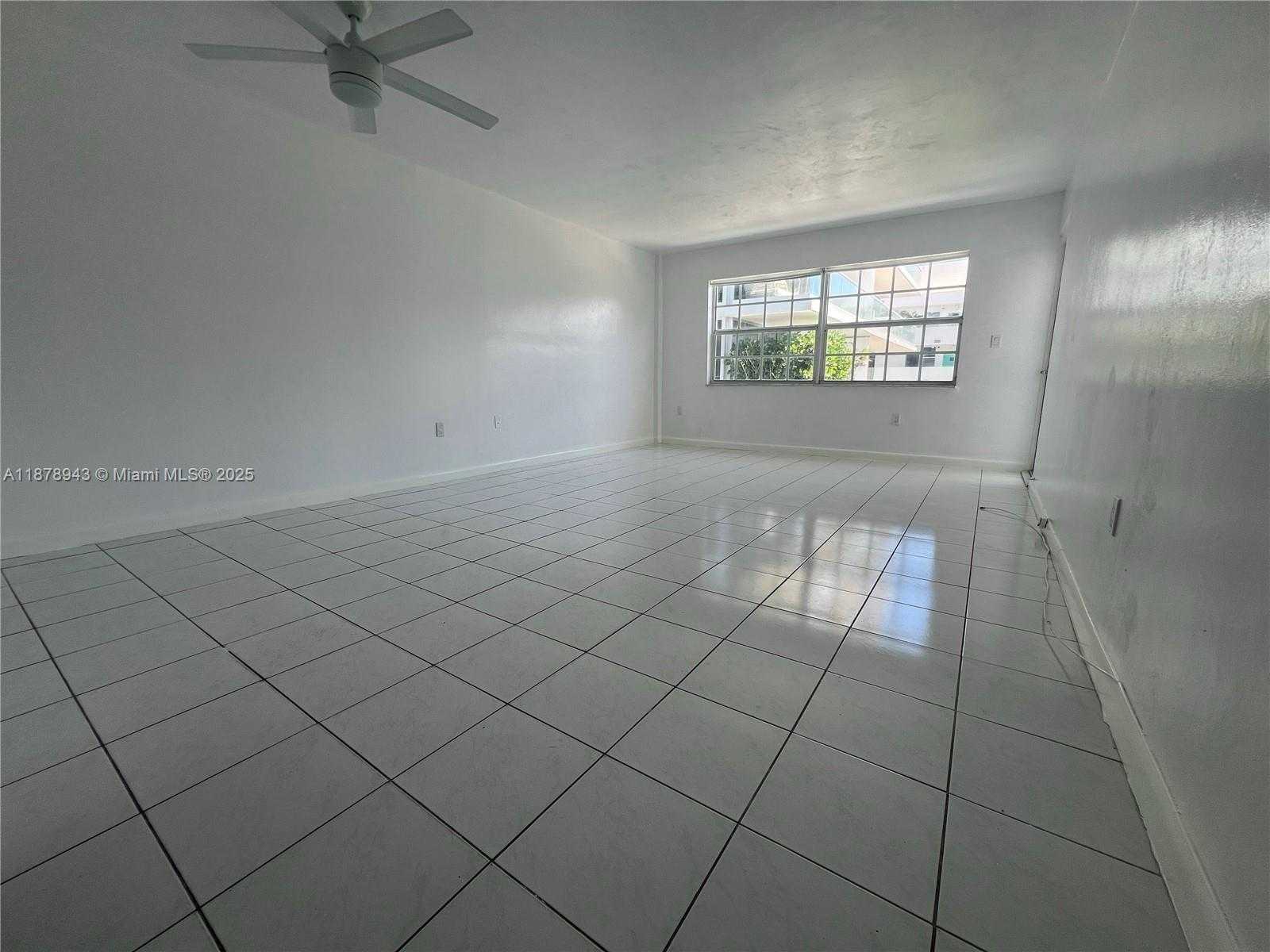 Small Image of 325 OCEAN DR #506, Miami Beach Number 4