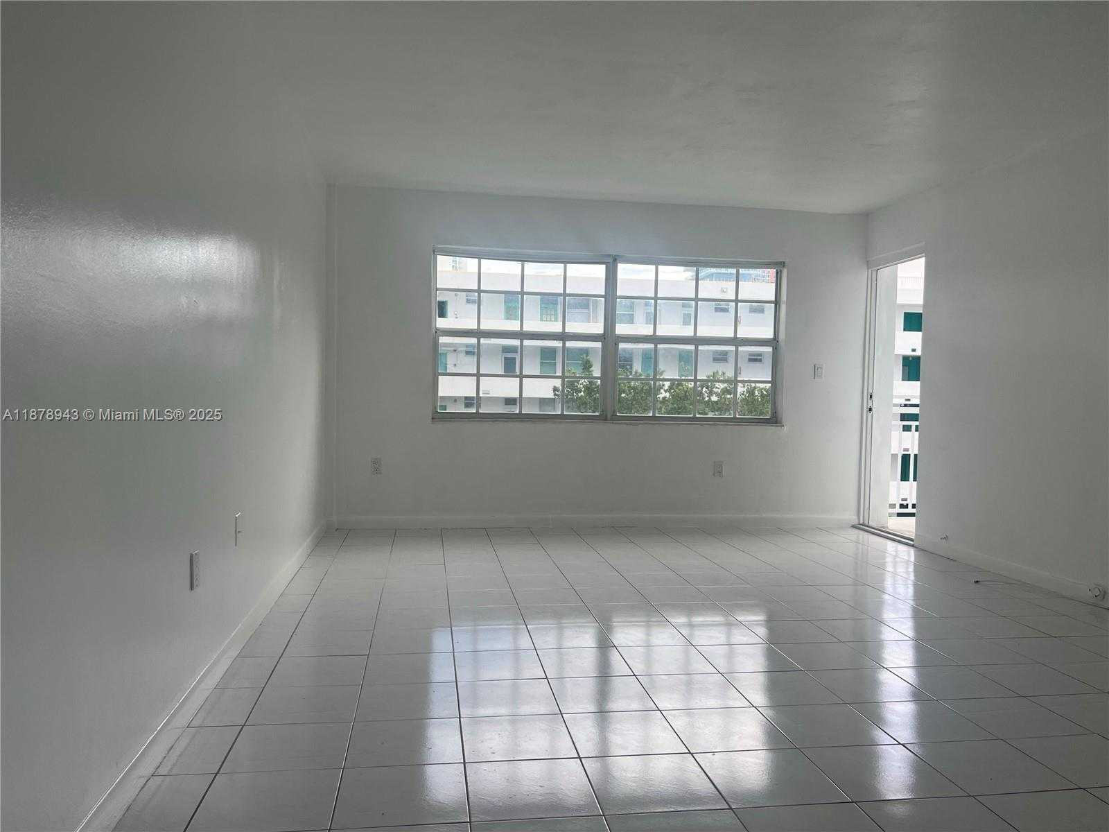 Small Image of 325 OCEAN DR #506, Miami Beach Number 5
