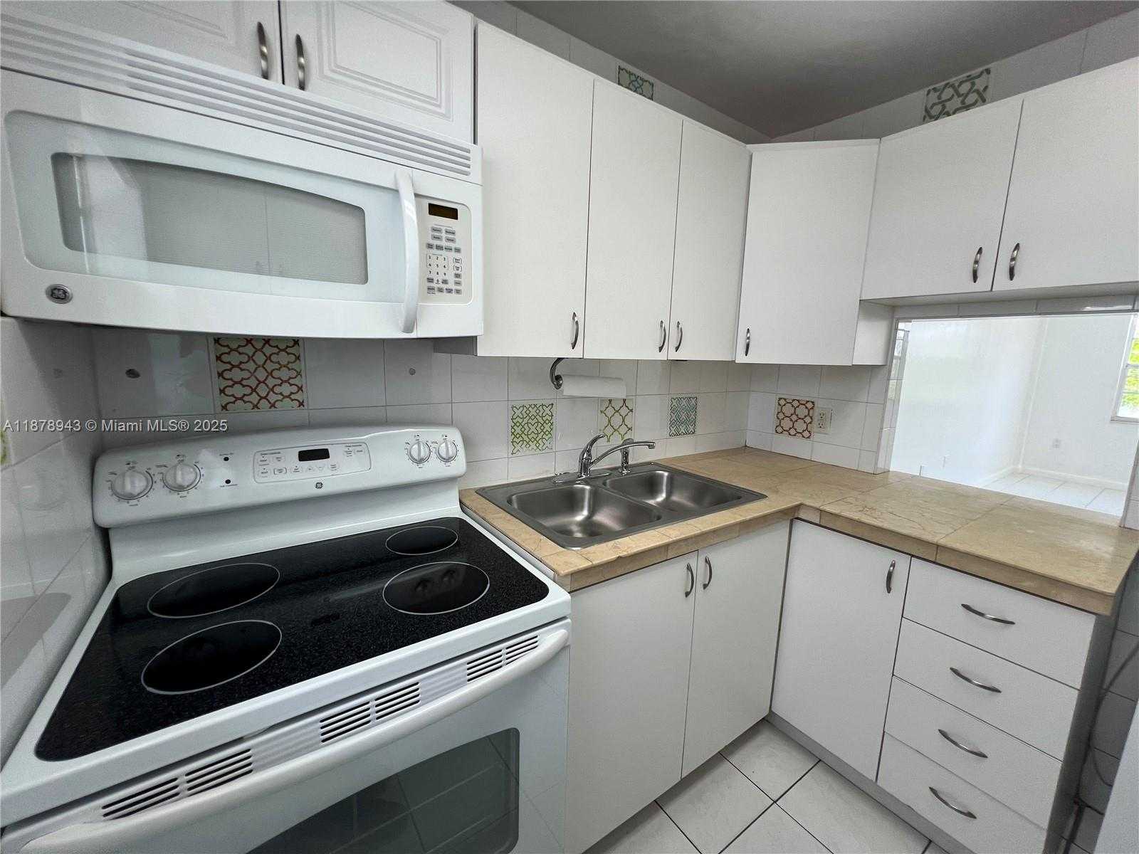 Small Image of 325 OCEAN DR #506, Miami Beach Number 7