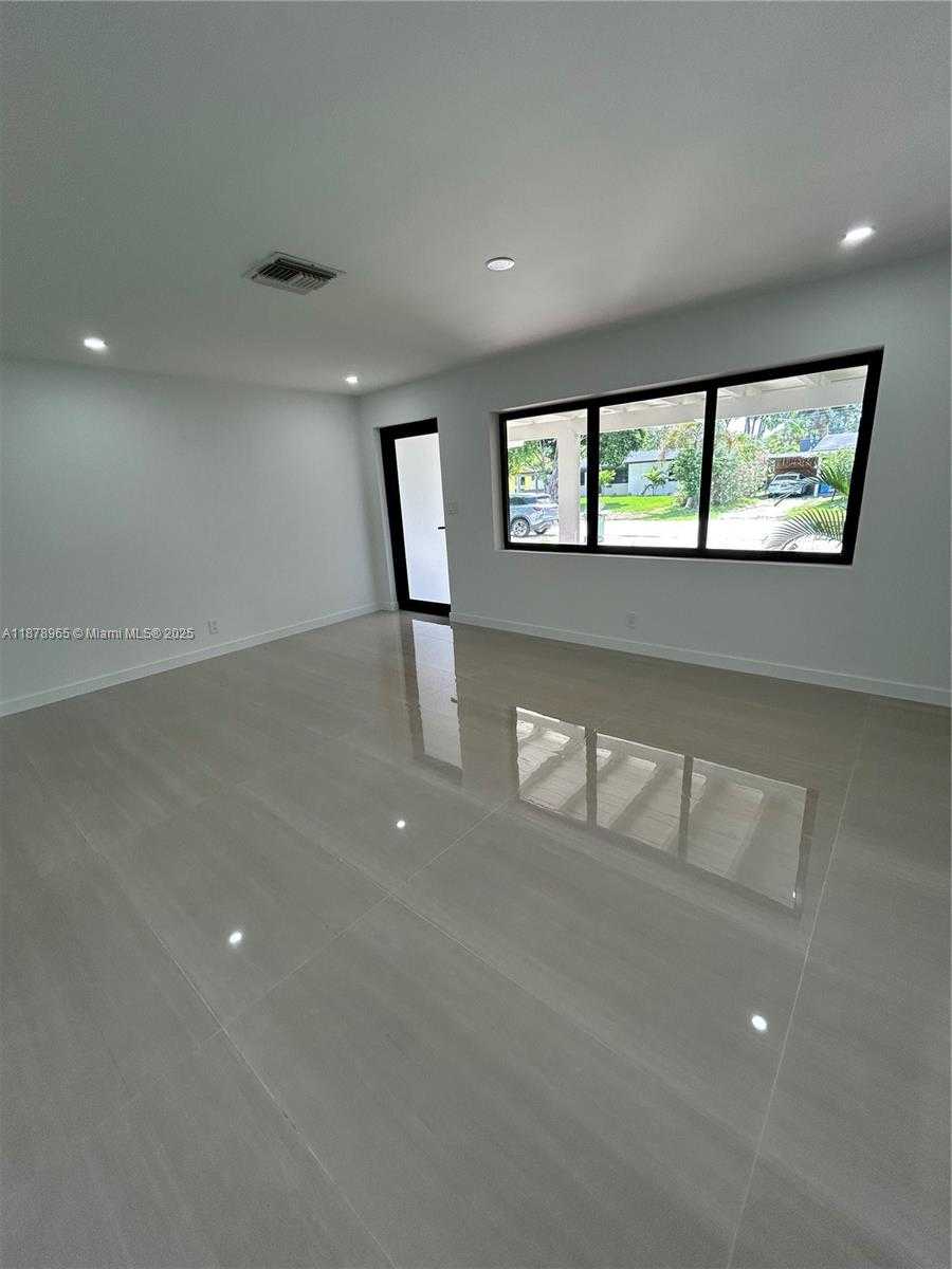 Small Image of 2917 NORTH WEST 6TH AVE, Wilton Manors Number 4