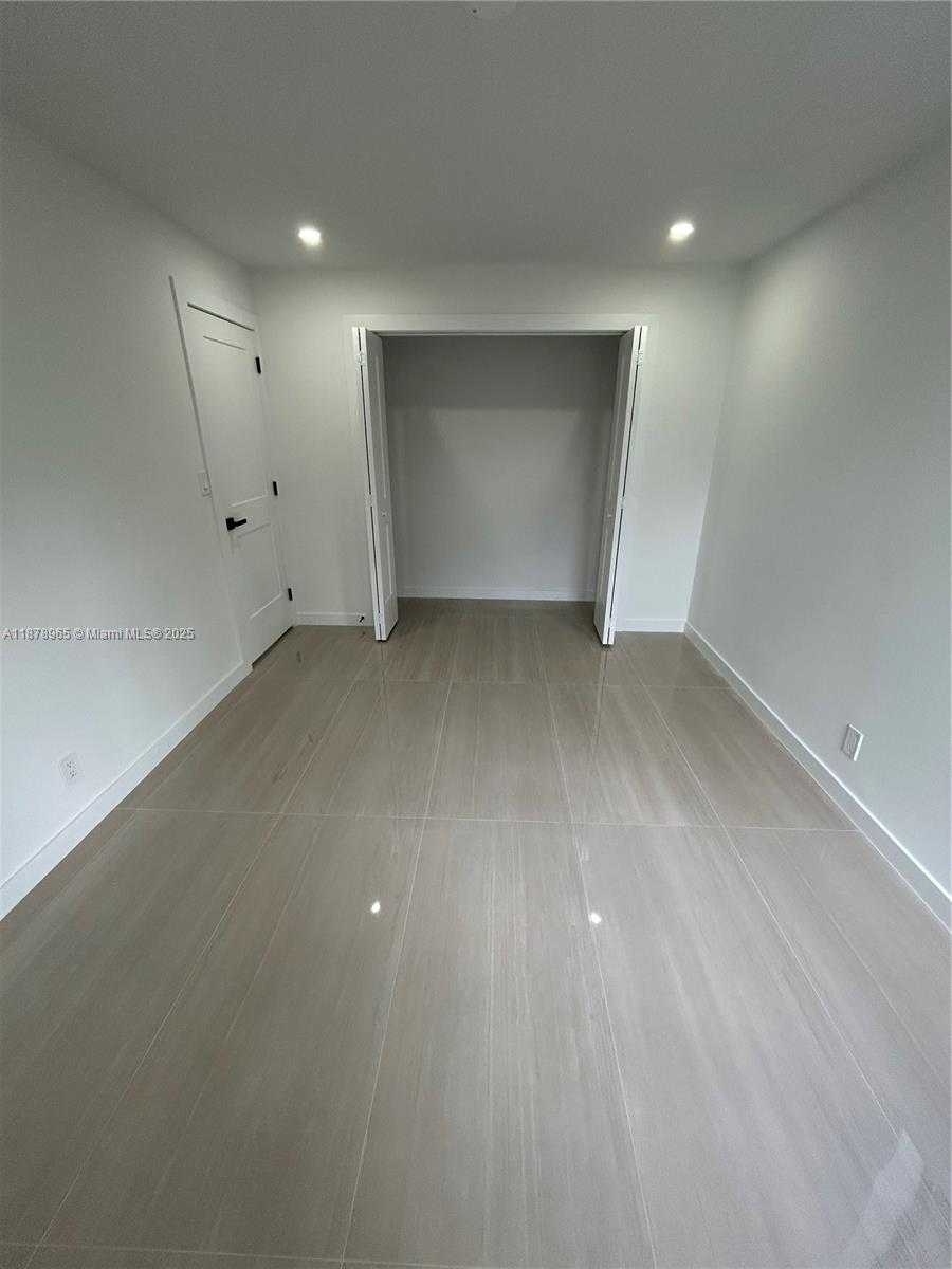 Small Image of 2917 NORTH WEST 6TH AVE, Wilton Manors Number 8