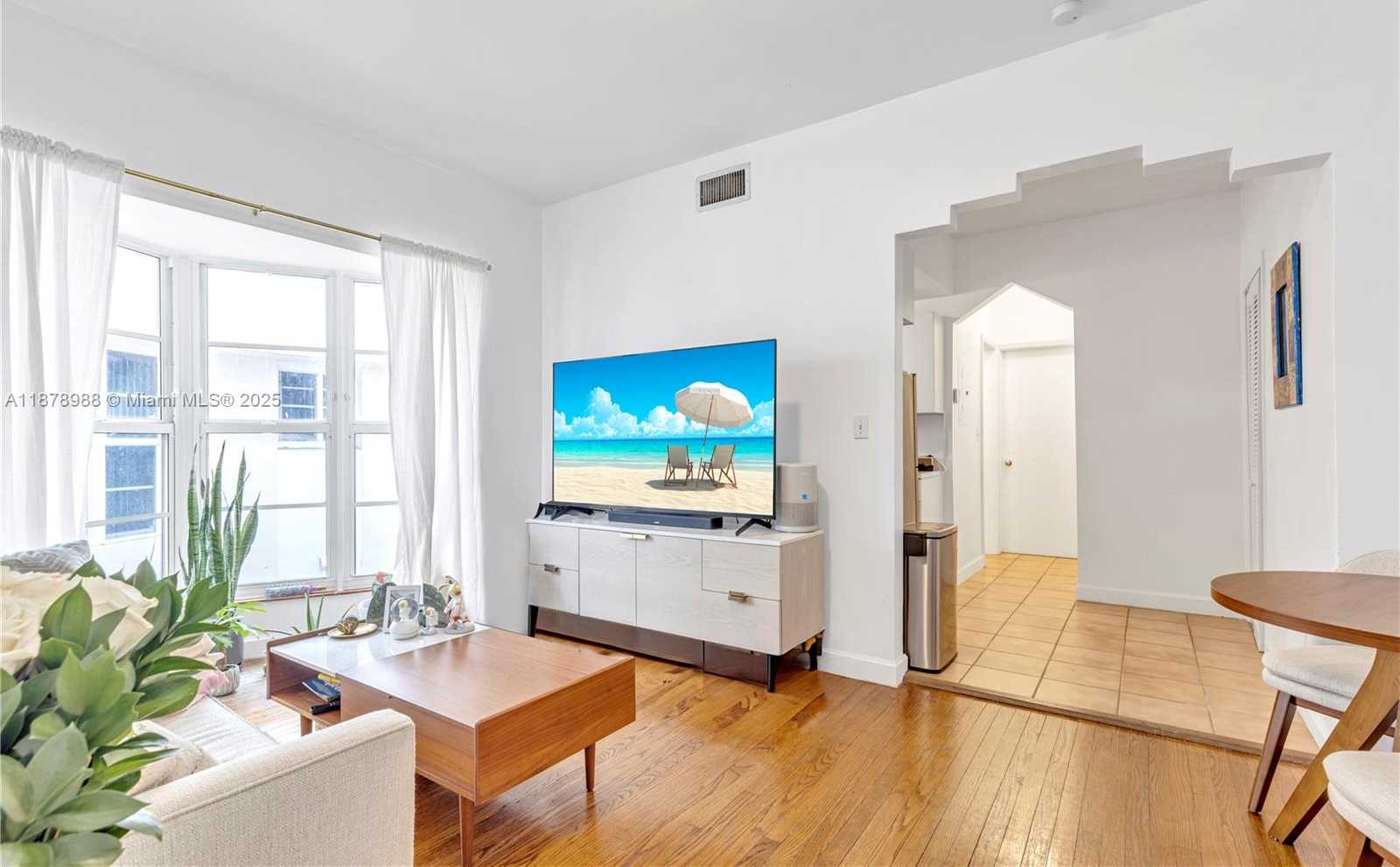 Small Image of 530 15TH ST #201, Miami Beach Number 2