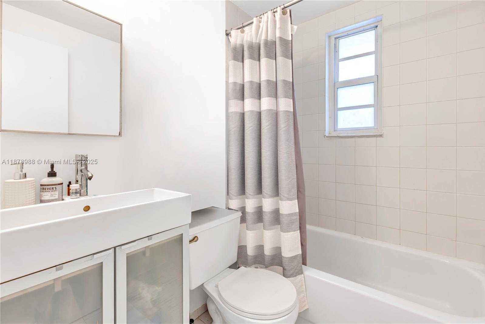 Small Image of 530 15TH ST #201, Miami Beach Number 4