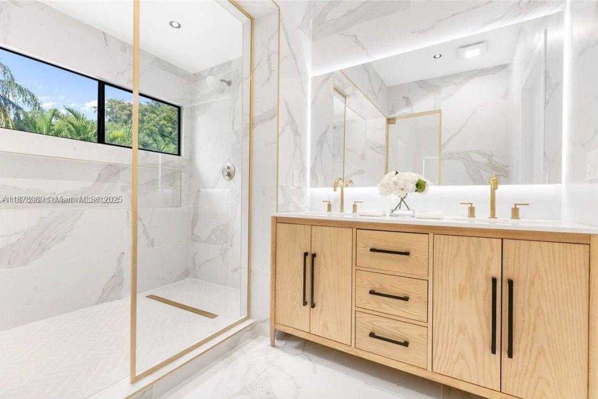 Small Image of 4444 ADAMS AVE, Miami Beach Number 14