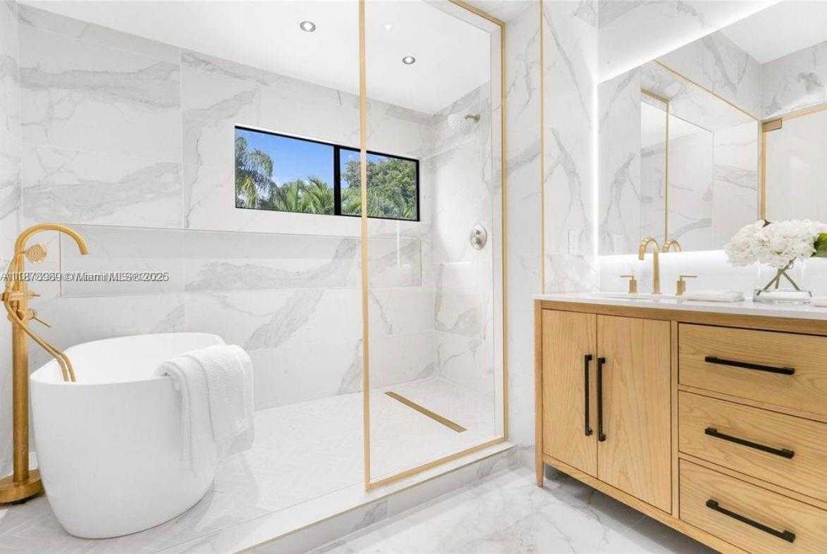 Small Image of 4444 ADAMS AVE, Miami Beach Number 16