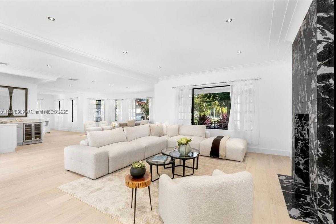 Small Image of 4444 ADAMS AVE, Miami Beach Number 4