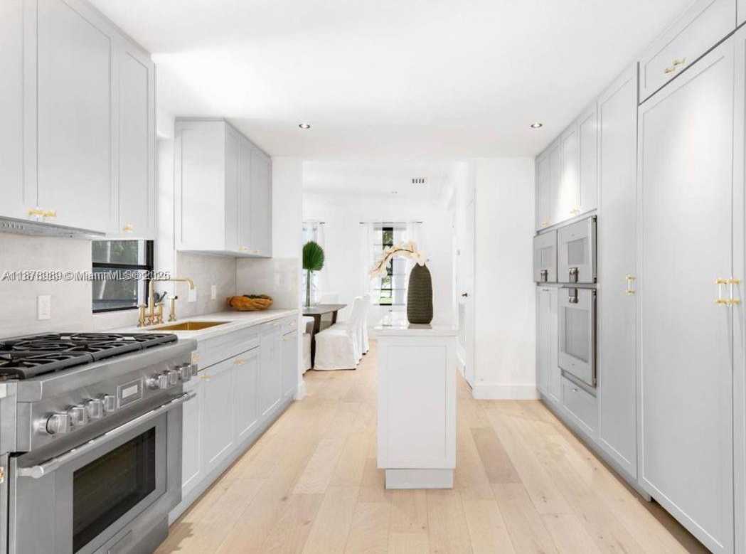 Small Image of 4444 ADAMS AVE, Miami Beach Number 7