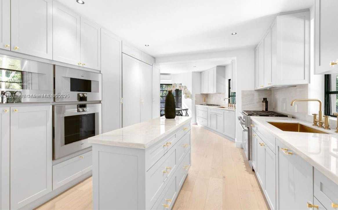 Small Image of 4444 ADAMS AVE, Miami Beach Number 8
