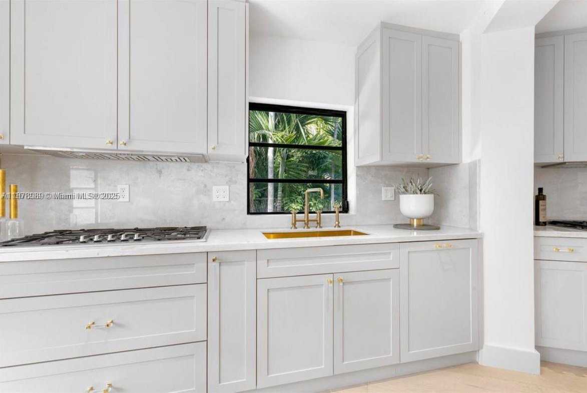 Small Image of 4444 ADAMS AVE, Miami Beach Number 9
