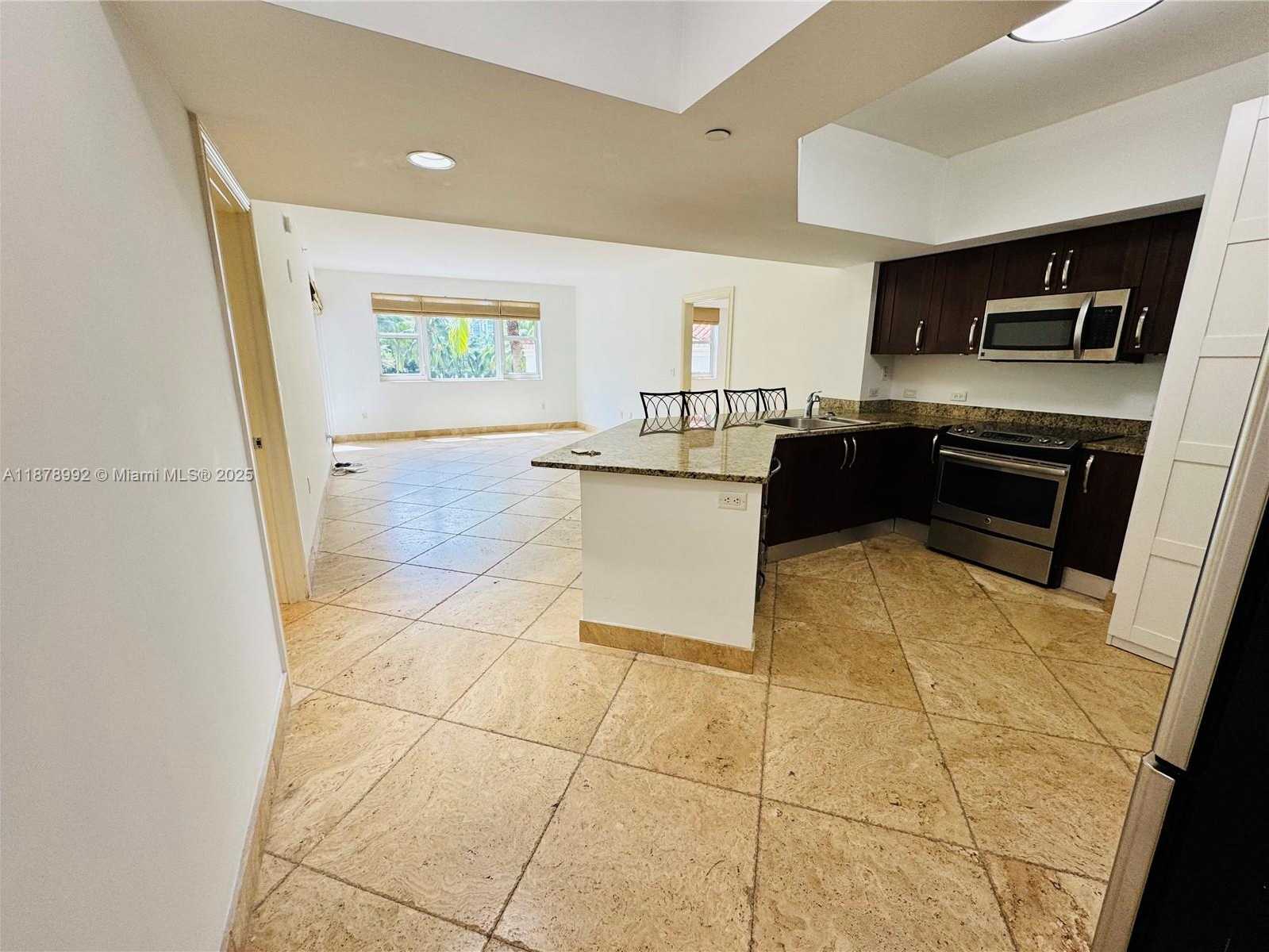 Small Image of 20000 EAST COUNTRY CLUB DR #209, Aventura Number 4