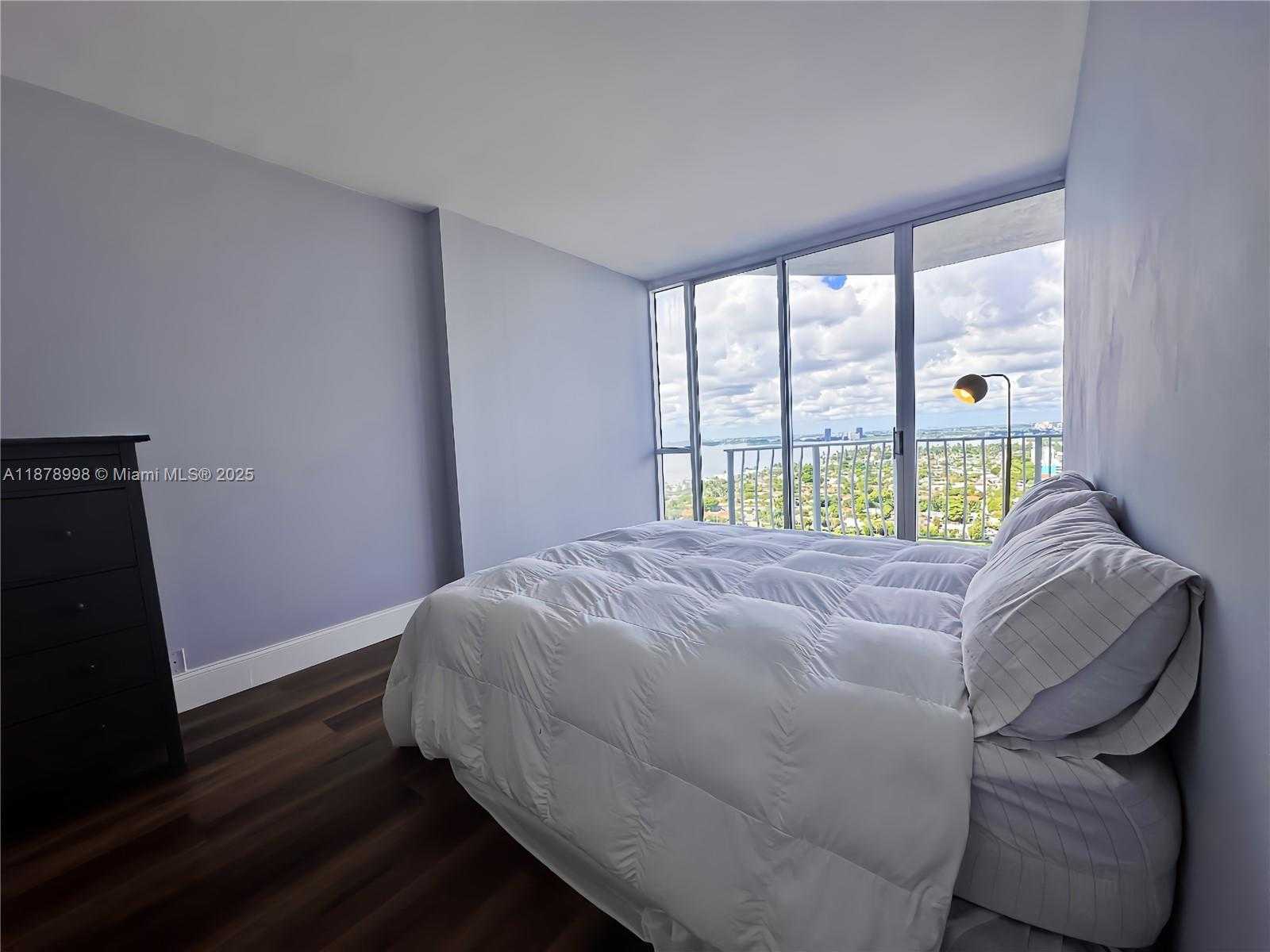 Small Image of 7601 EAST TREASURE DR #PH102, North Bay Village Number 13