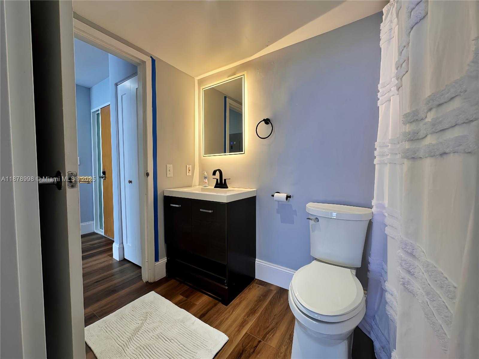 Small Image of 7601 EAST TREASURE DR #PH102, North Bay Village Number 17