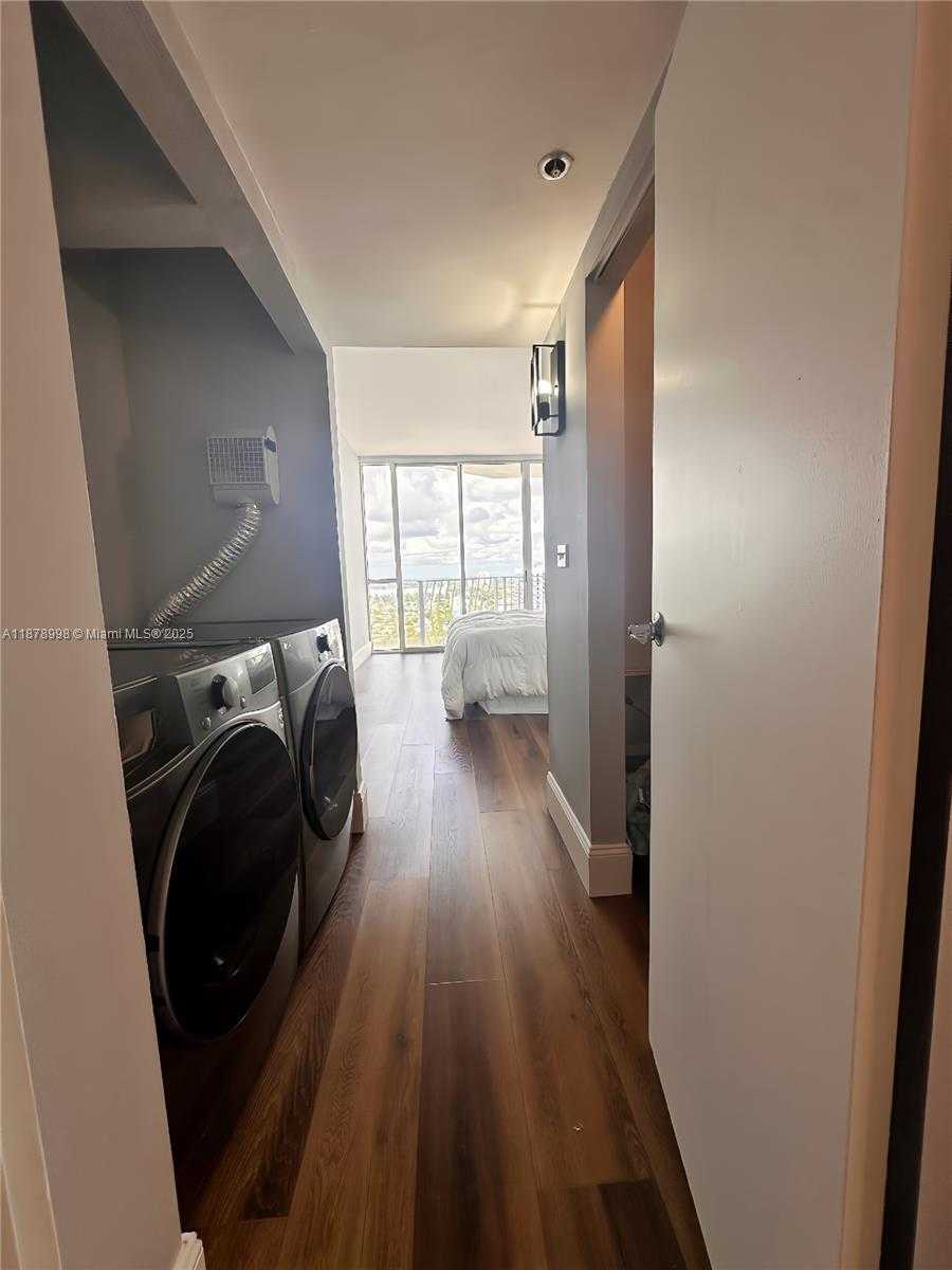 Small Image of 7601 EAST TREASURE DR #PH102, North Bay Village Number 18