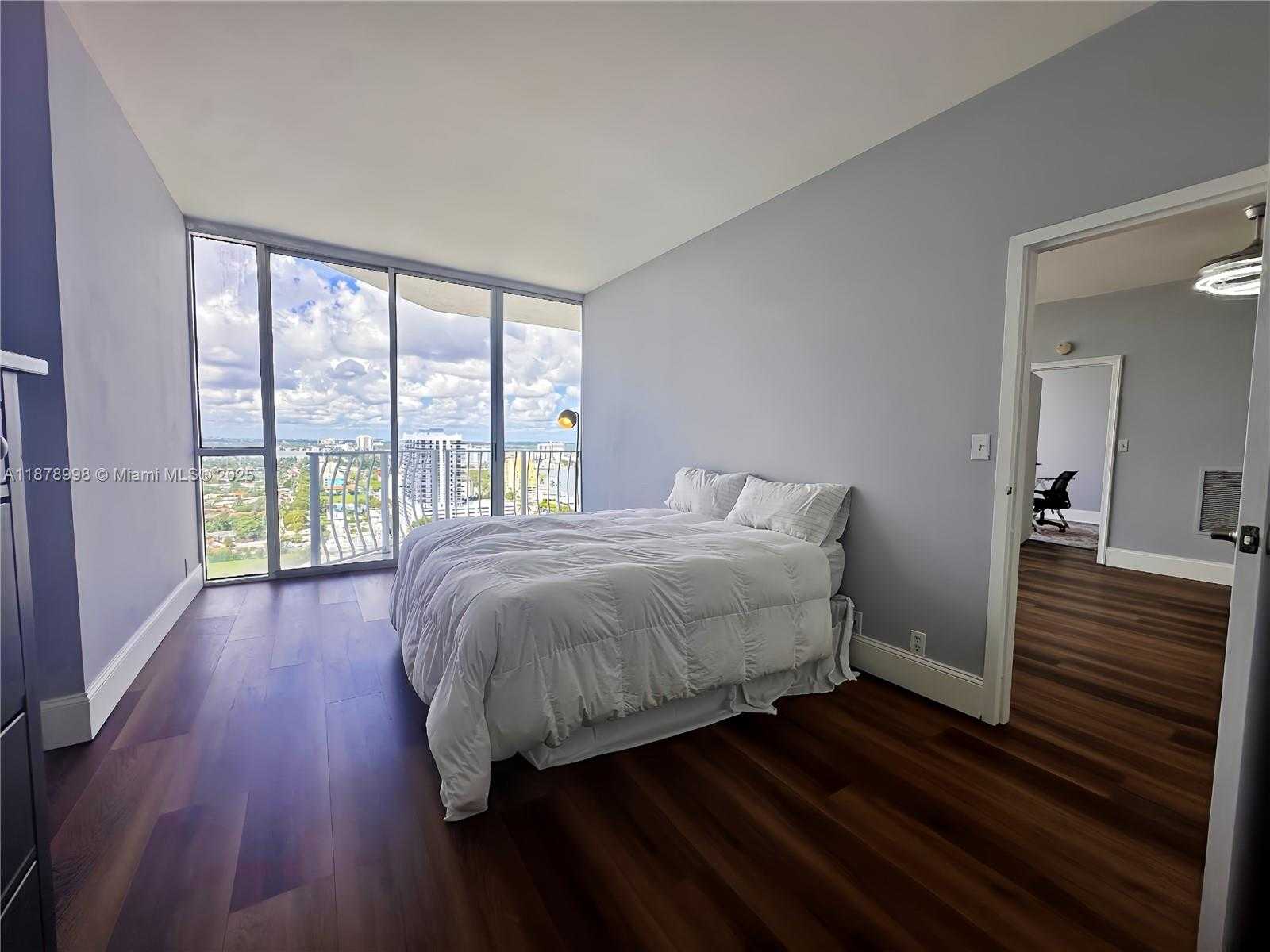Small Image of 7601 EAST TREASURE DR #PH102, North Bay Village Number 19