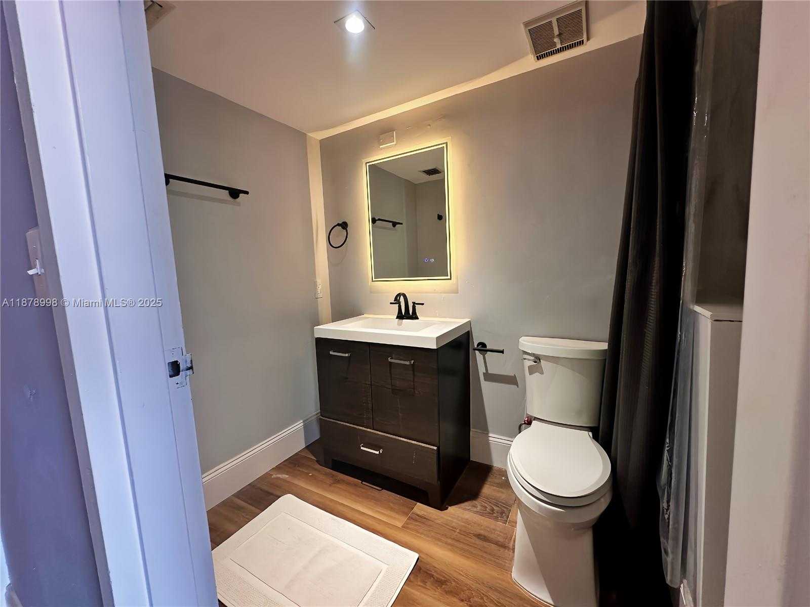 Small Image of 7601 EAST TREASURE DR #PH102, North Bay Village Number 20