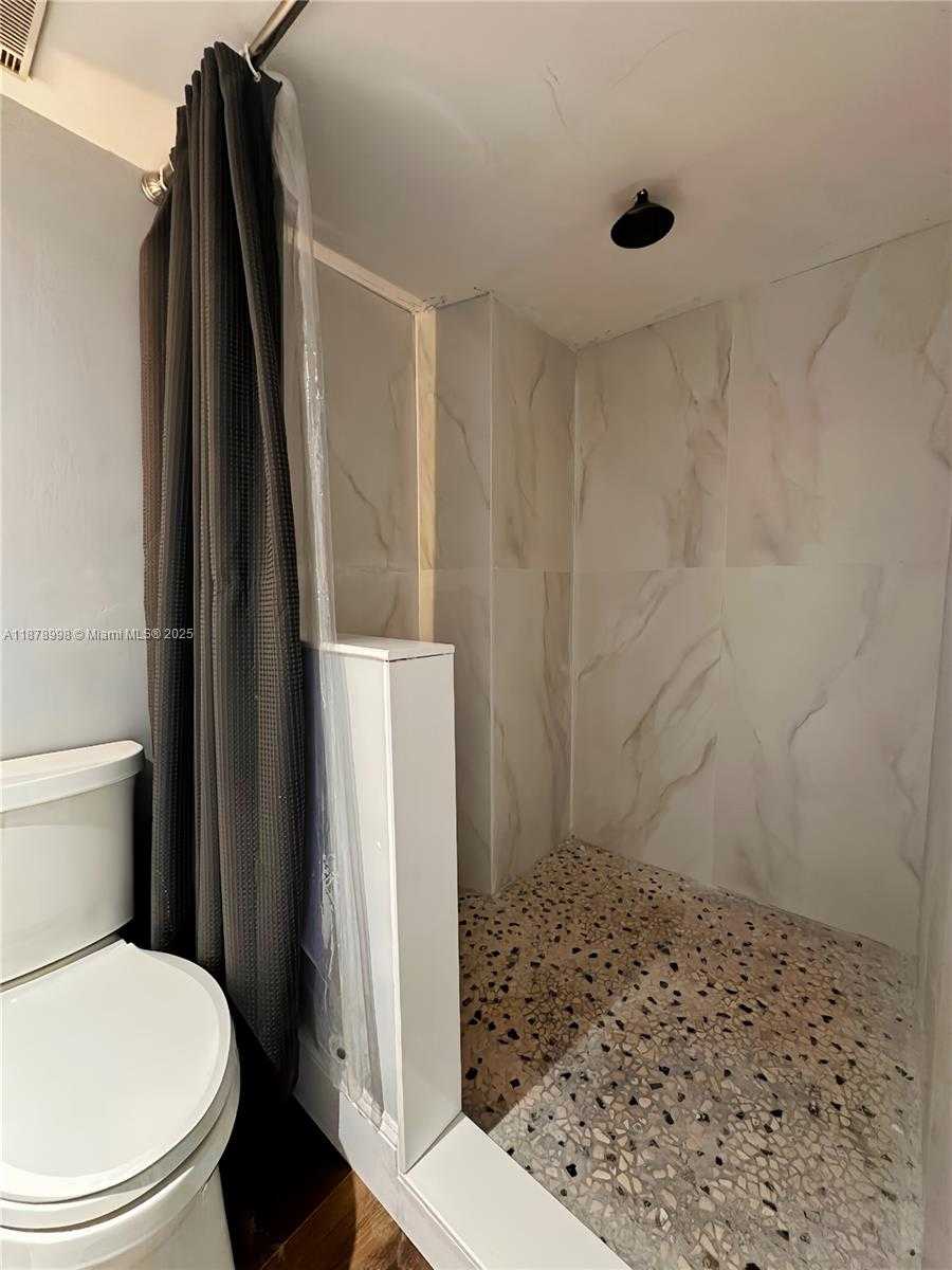 Small Image of 7601 EAST TREASURE DR #PH102, North Bay Village Number 21