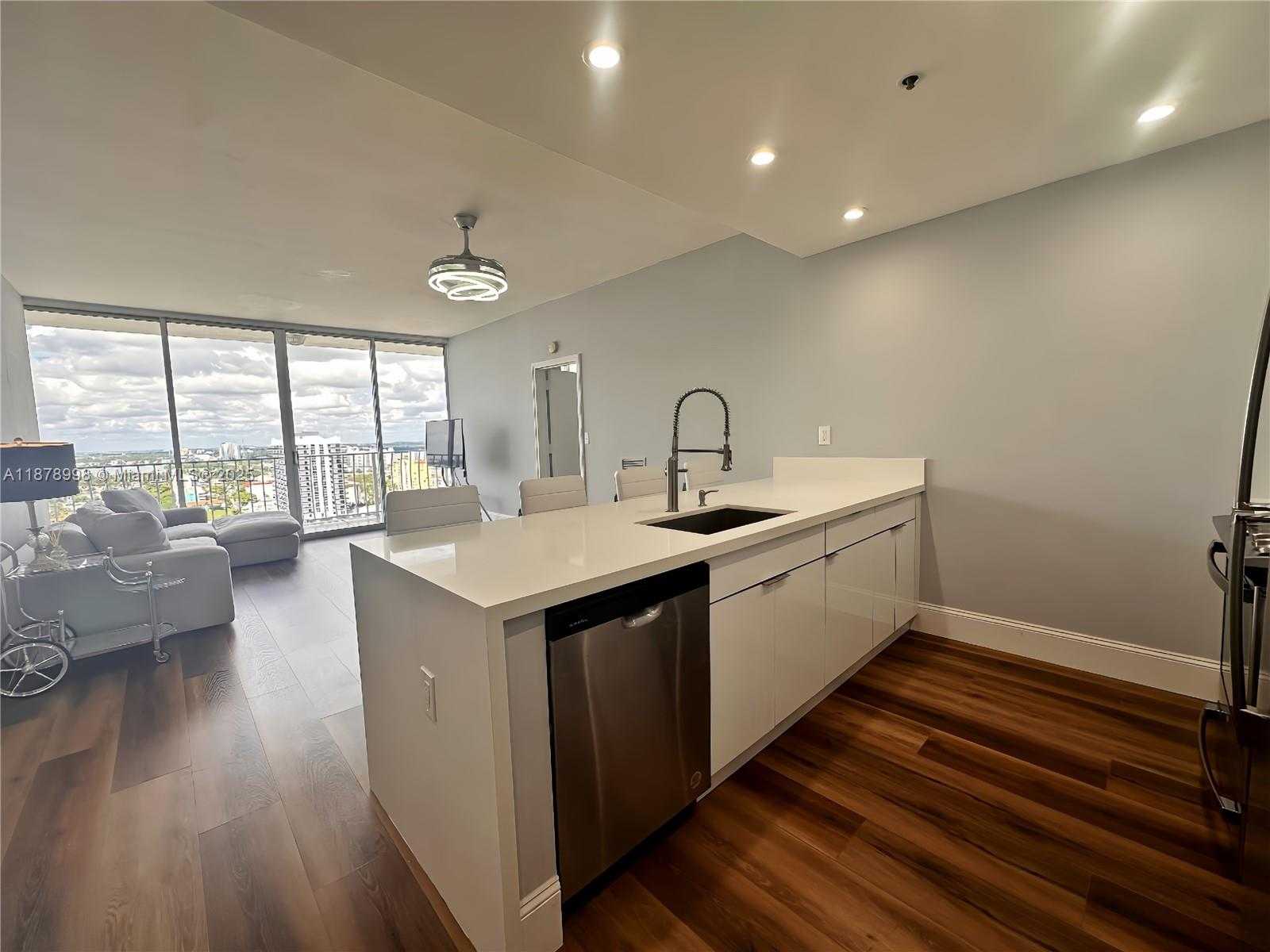 Small Image of 7601 EAST TREASURE DR #PH102, North Bay Village Number 5