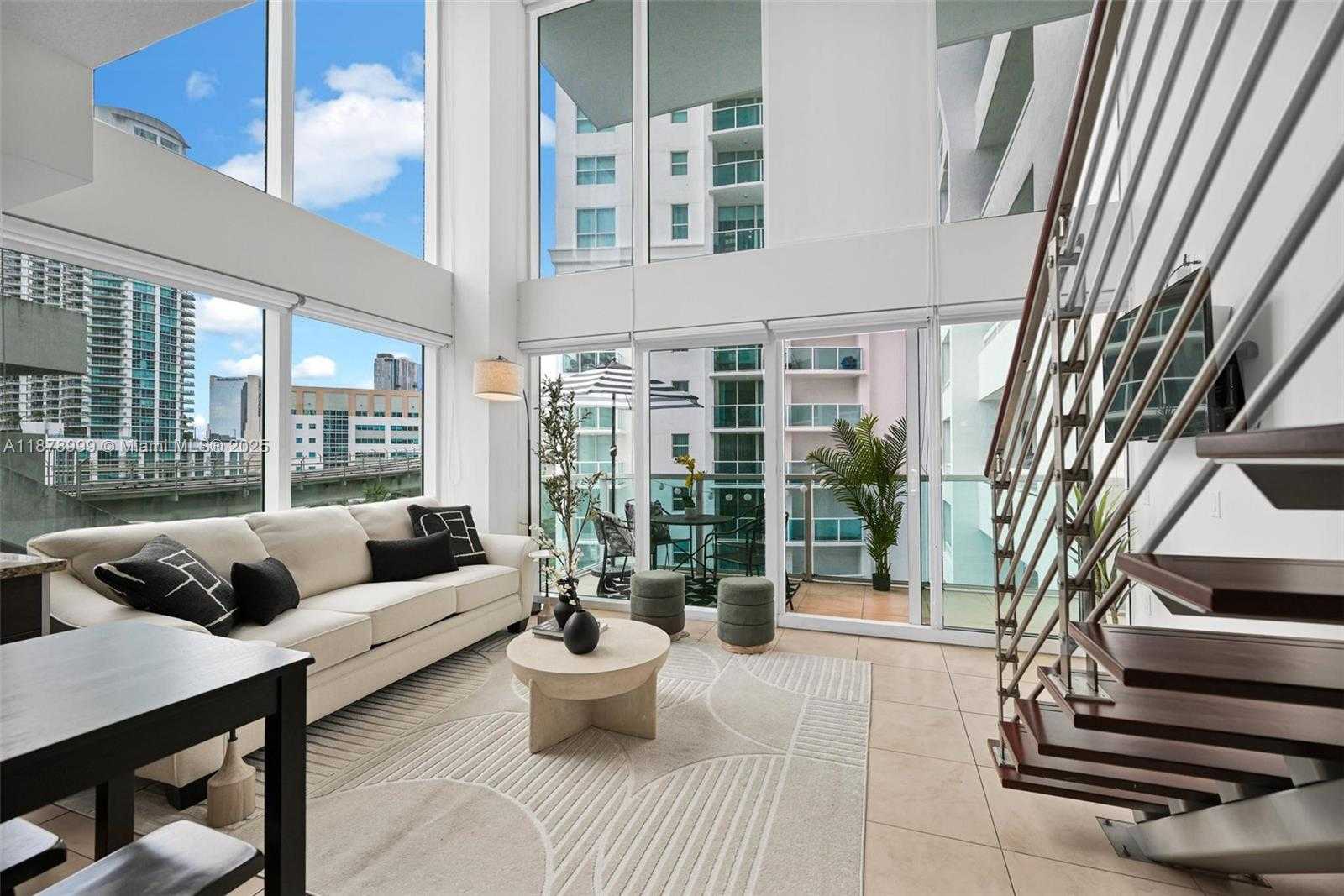 Small Image of 41 SOUTH EAST 5TH ST #517, Miami Number 2