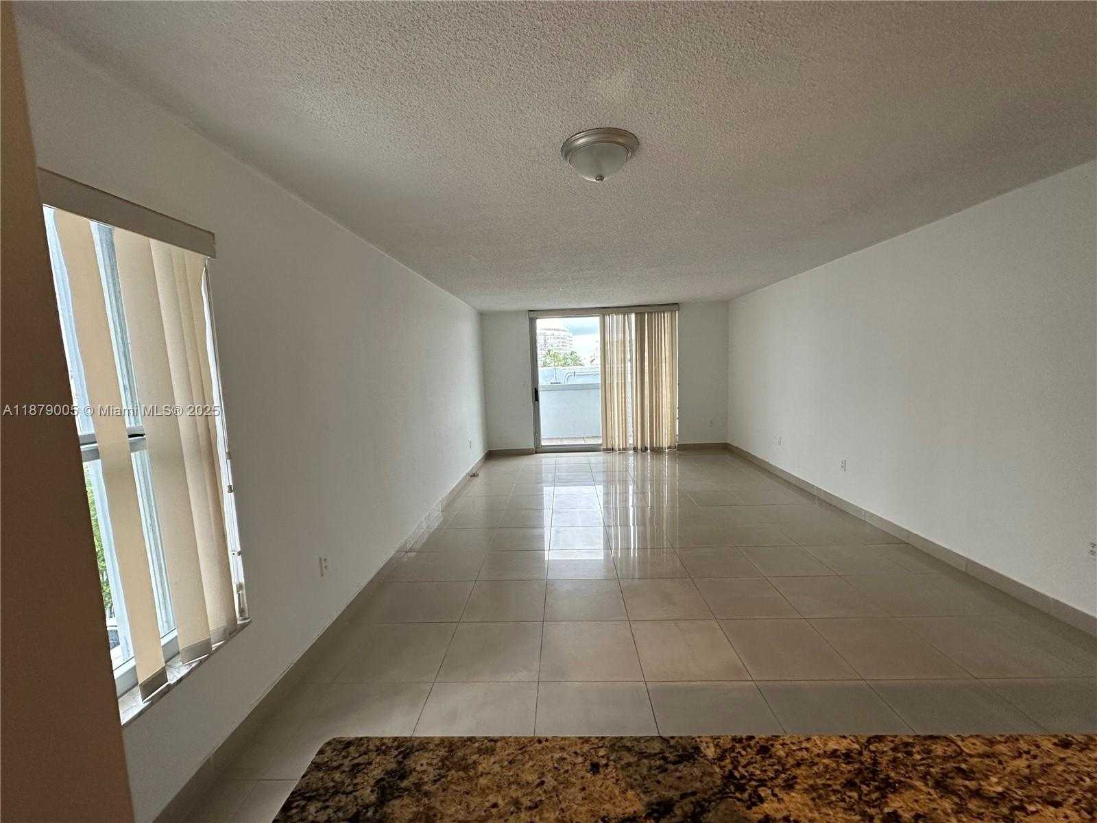 Small Image of 7118 BONITA DR #305, Miami Beach Number 2