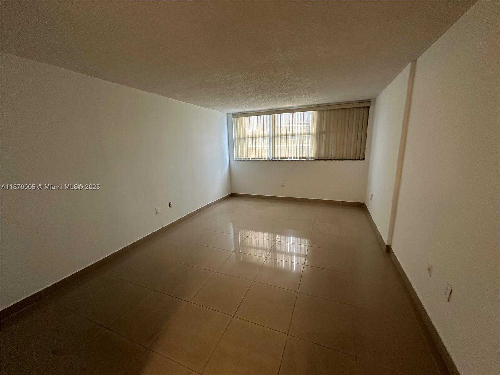 Small Image of 7118 BONITA DR #305, Miami Beach Number 6