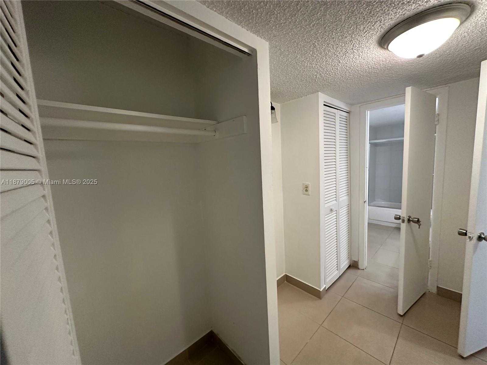 Small Image of 7118 BONITA DR #305, Miami Beach Number 8