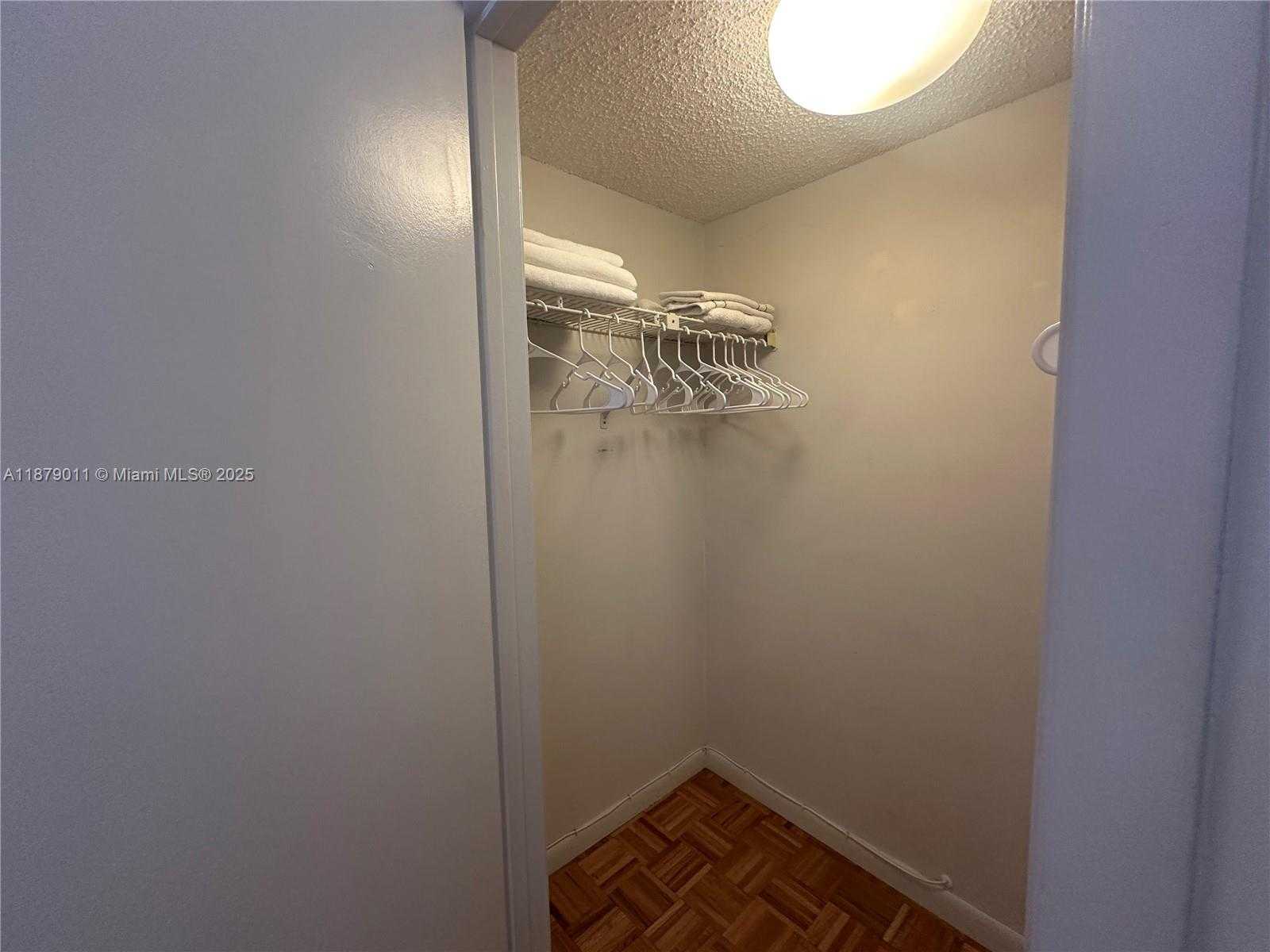 Small Image of 5415 COLLINS AVE #302A, Miami Beach Number 13