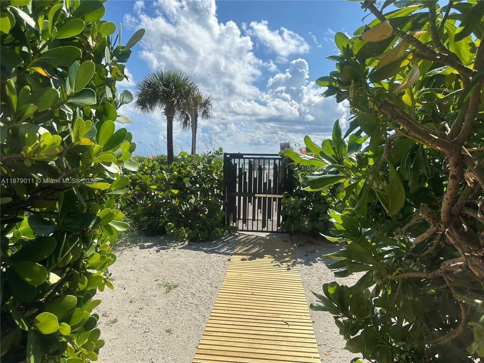Small Image of 5415 COLLINS AVE #302A, Miami Beach Number 15