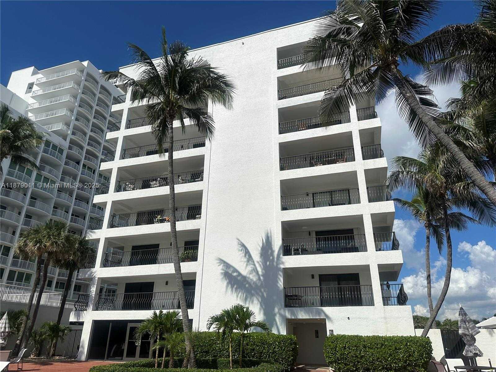Small Image of 5415 COLLINS AVE #302A, Miami Beach Number 19