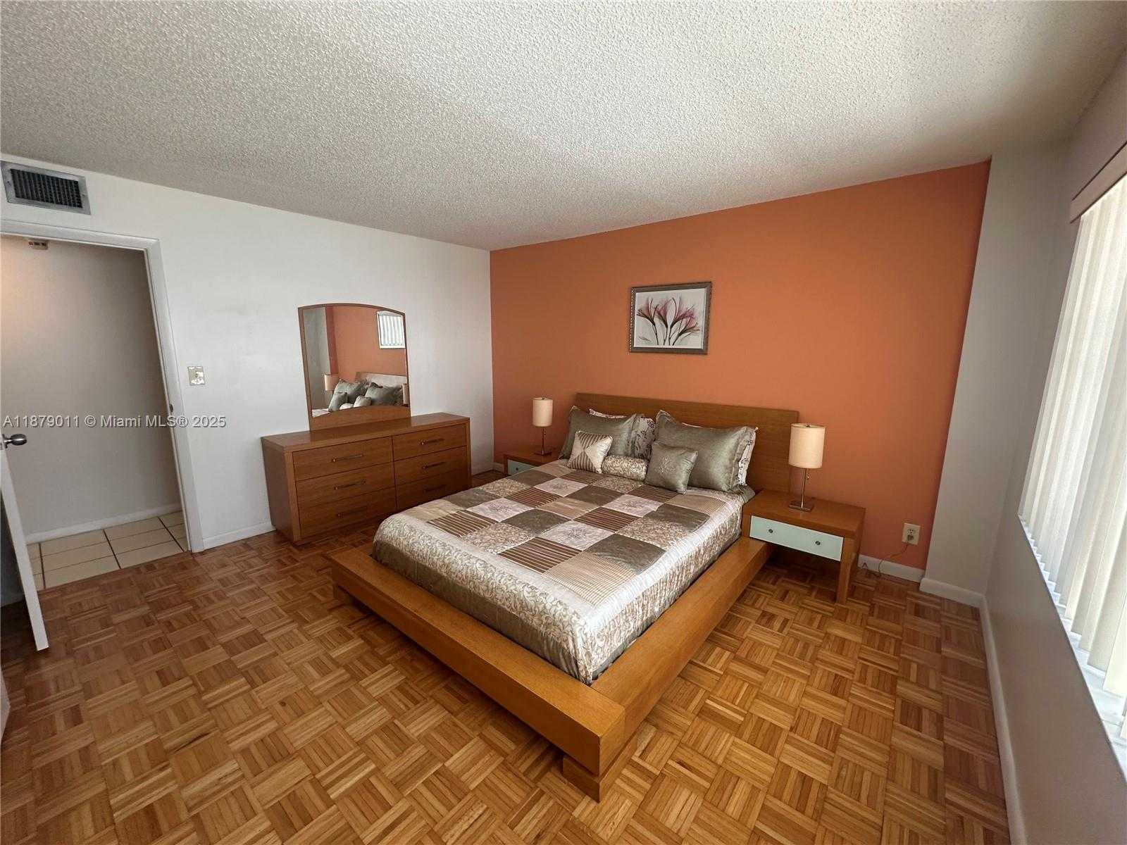 Small Image of 5415 COLLINS AVE #302A, Miami Beach Number 9