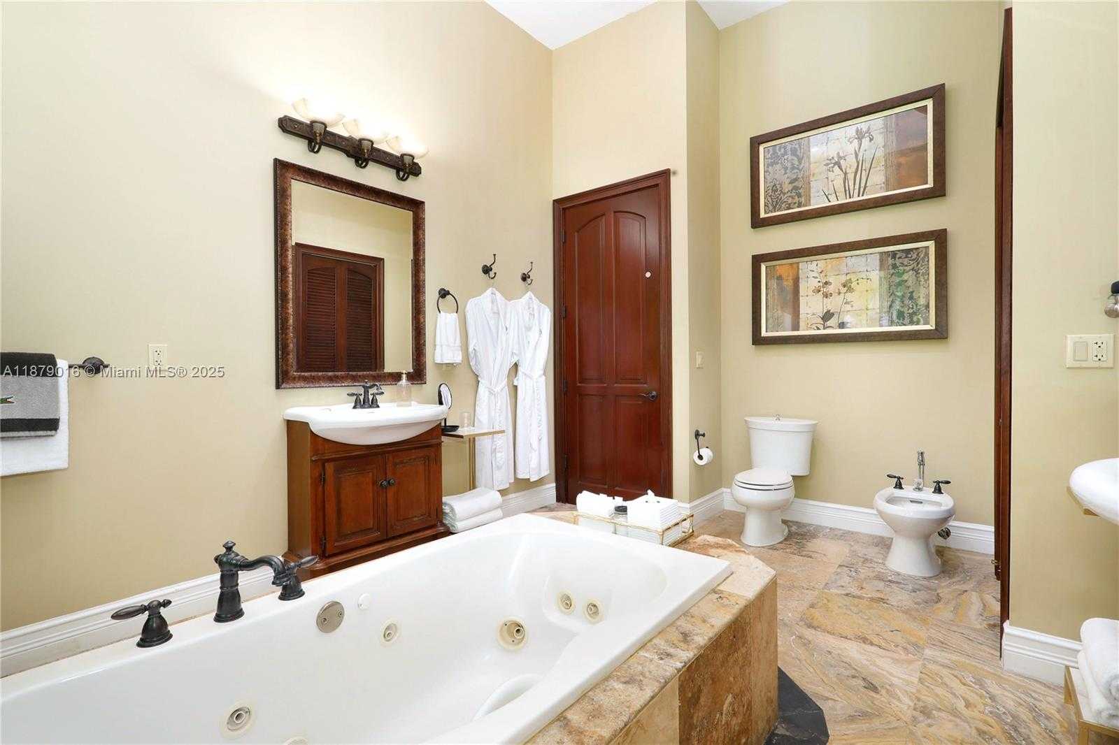 Small Image of 16645 SOUTH WEST 87TH CT, Palmetto Bay Number 9