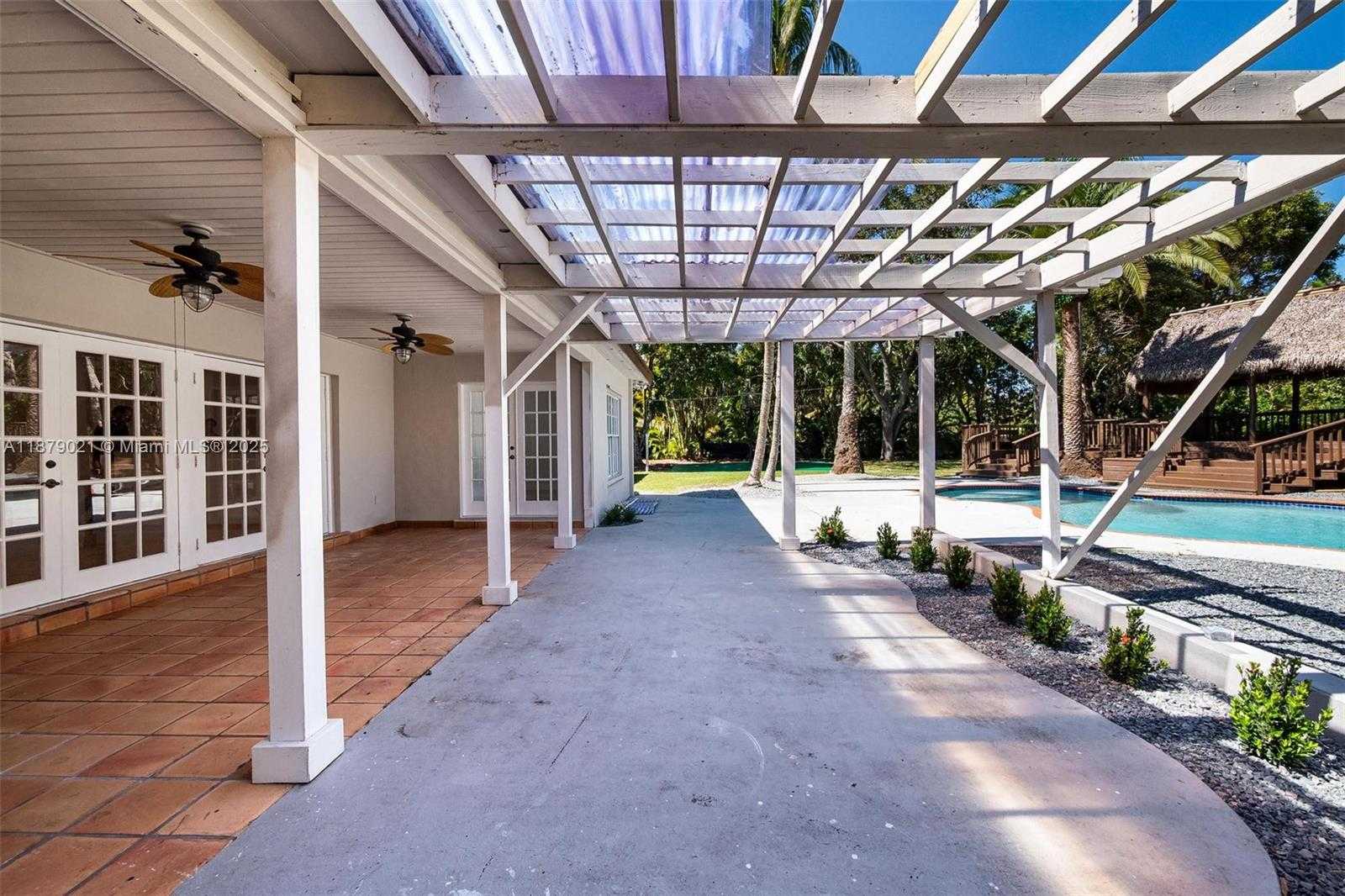 Small Image of 11301 SOUTH WEST 91ST AVE, Miami Number 42