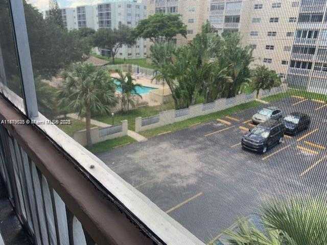 Small Image of 901 NORTH EAST 14TH AVE #407, Hallandale Beach Number 20