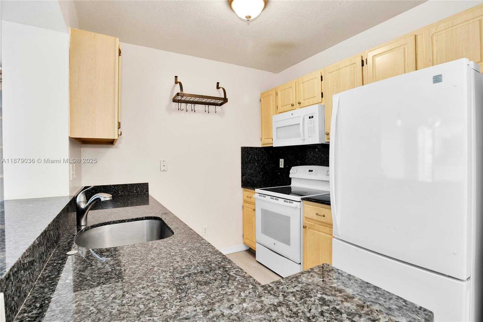 Small Image of 2665 SOUTH WEST 37TH AVE #512, Miami Number 3