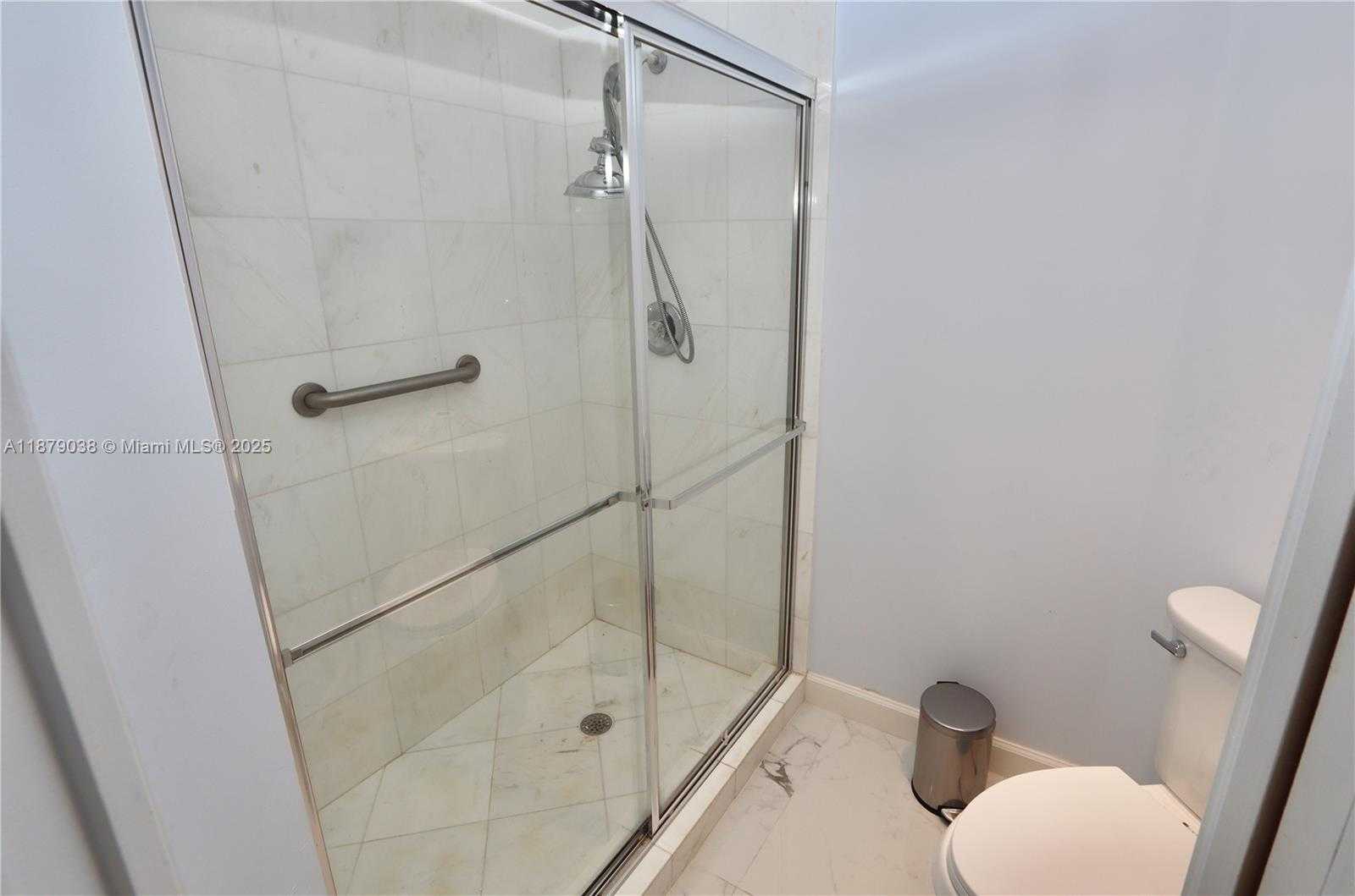 Small Image of 3530 MYSTIC POINTE DR #2510, Aventura Number 16