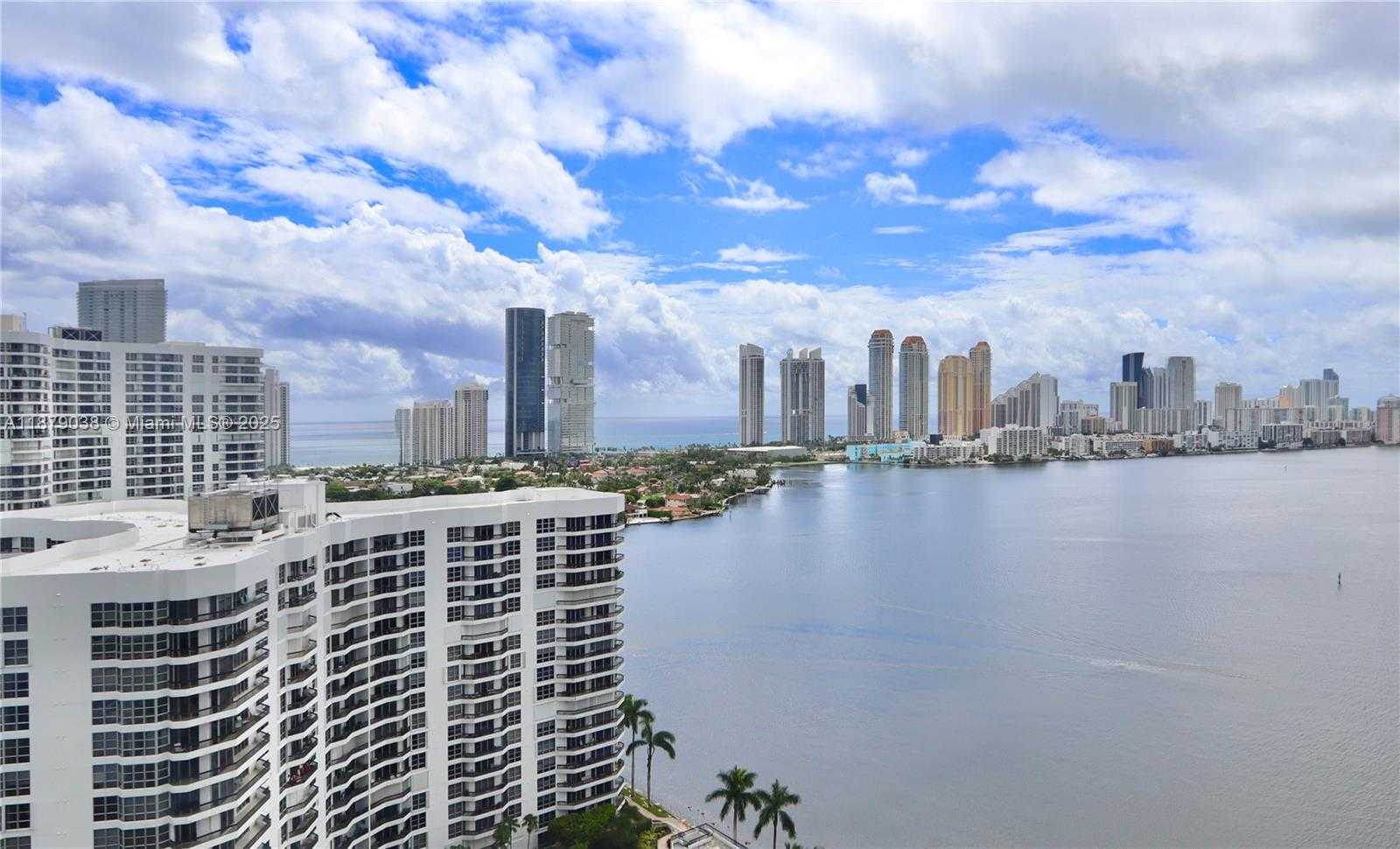 Small Image of 3530 MYSTIC POINTE DR #2510, Aventura Number 19