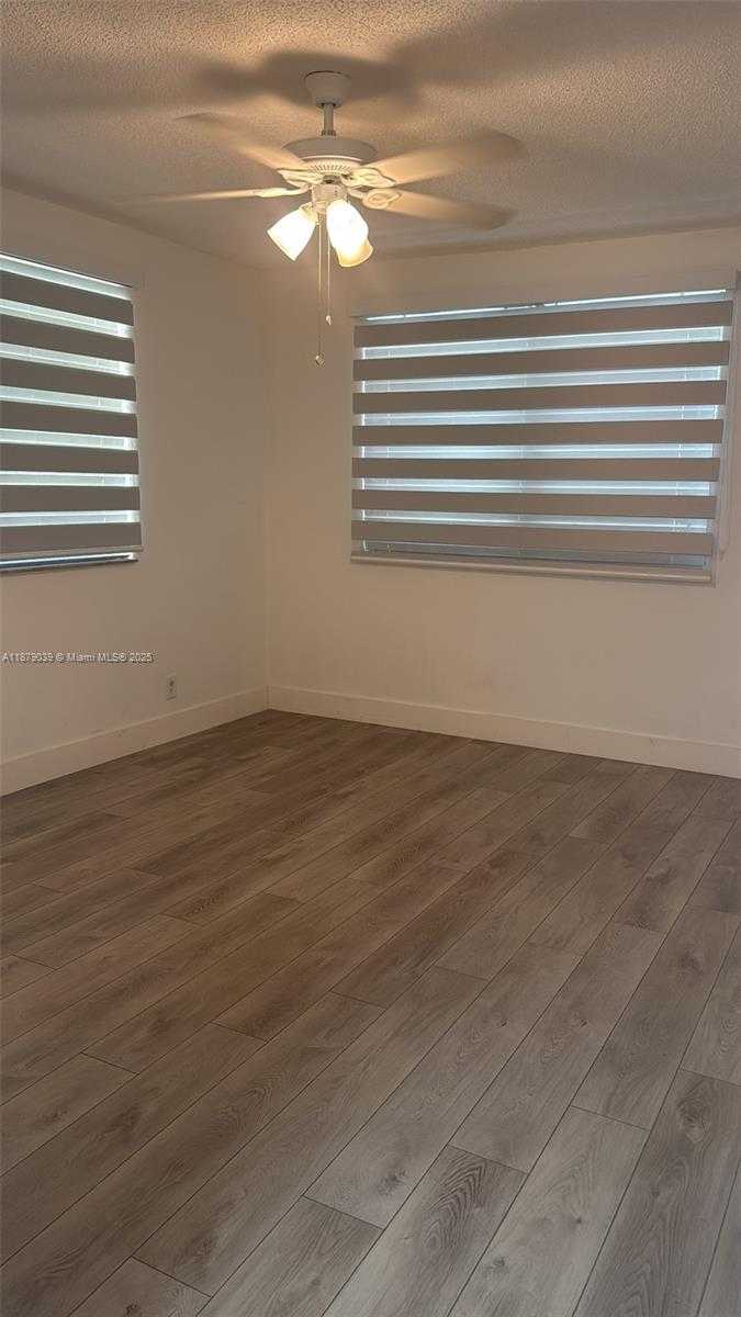 Small Image of 8100 GENEVA CT #146, Doral Number 14