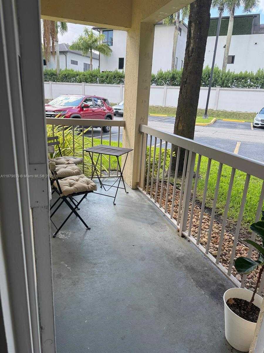Small Image of 8100 GENEVA CT #146, Doral Number 5