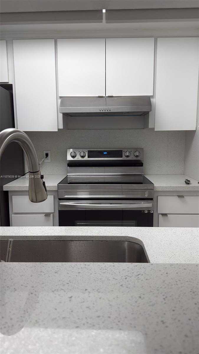 Small Image of 8100 GENEVA CT #146, Doral Number 7