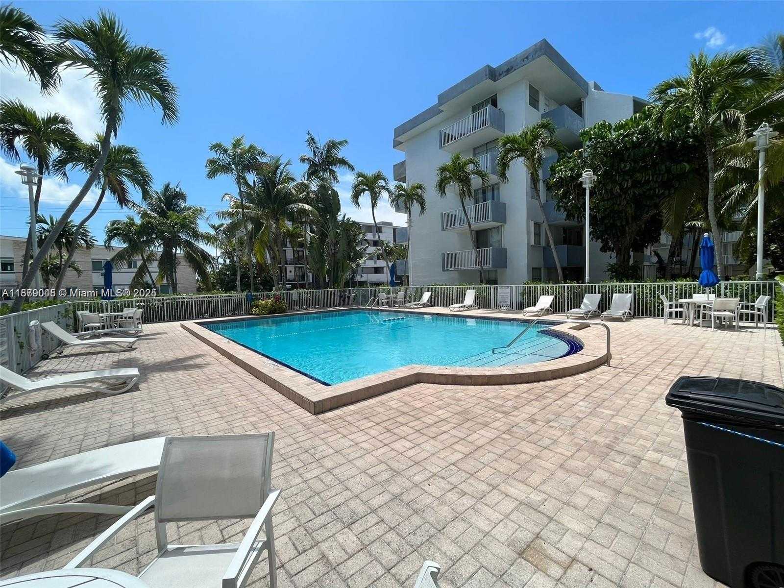 Small Image of 1801 SOUTH TREASURE DR #404, North Bay Village Number 9
