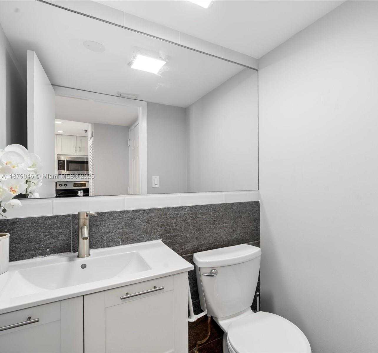 Small Image of 540 BRICKELL KEY DR #1702, Miami Number 12