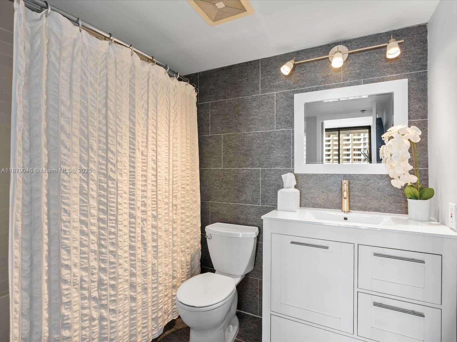 Small Image of 540 BRICKELL KEY DR #1702, Miami Number 16