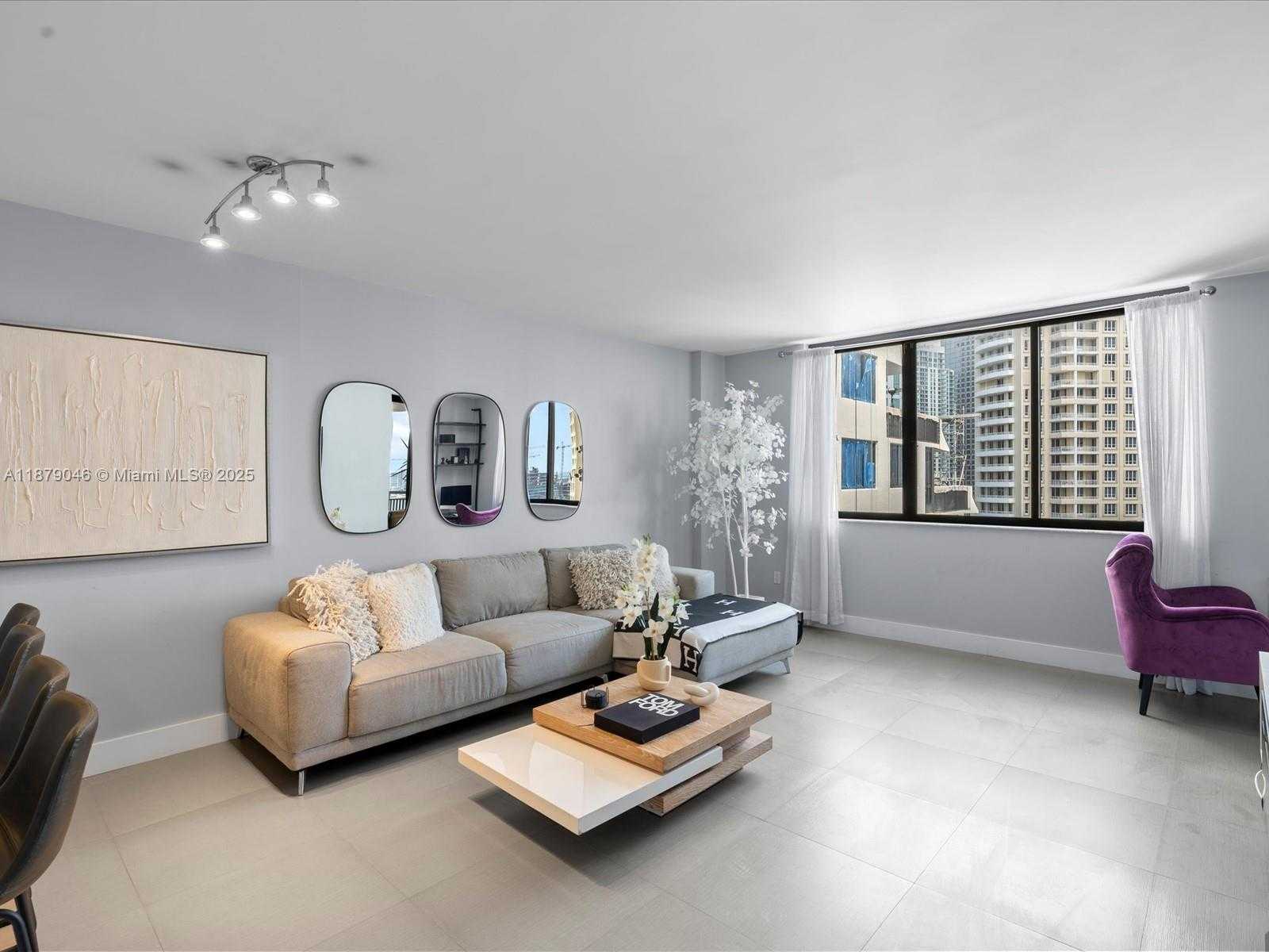 Small Image of 540 BRICKELL KEY DR #1702, Miami Number 3
