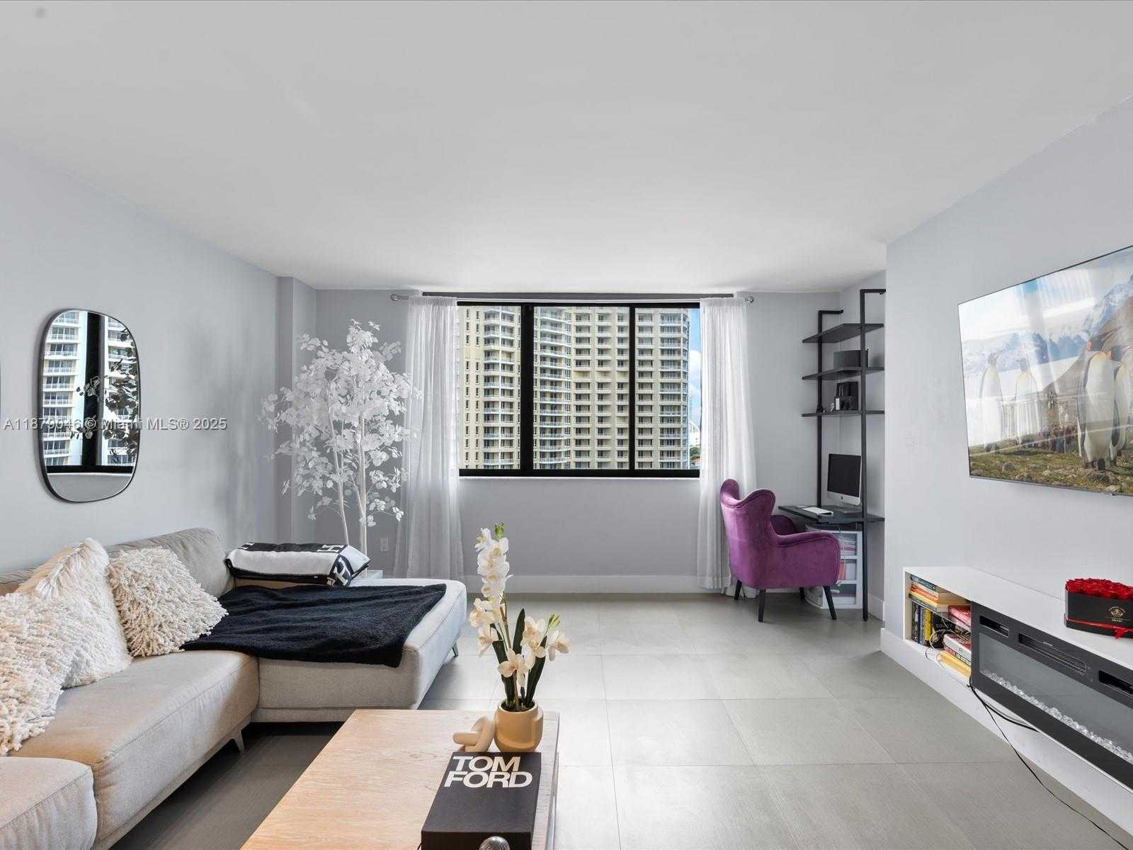 Small Image of 540 BRICKELL KEY DR #1702, Miami Number 4